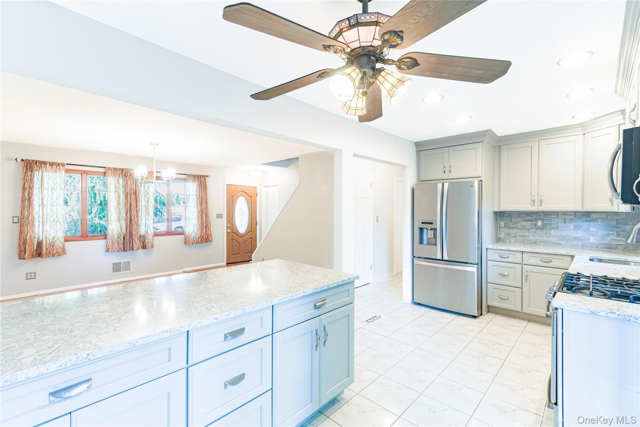 5 Lime Court, West Babylon, NY 11704