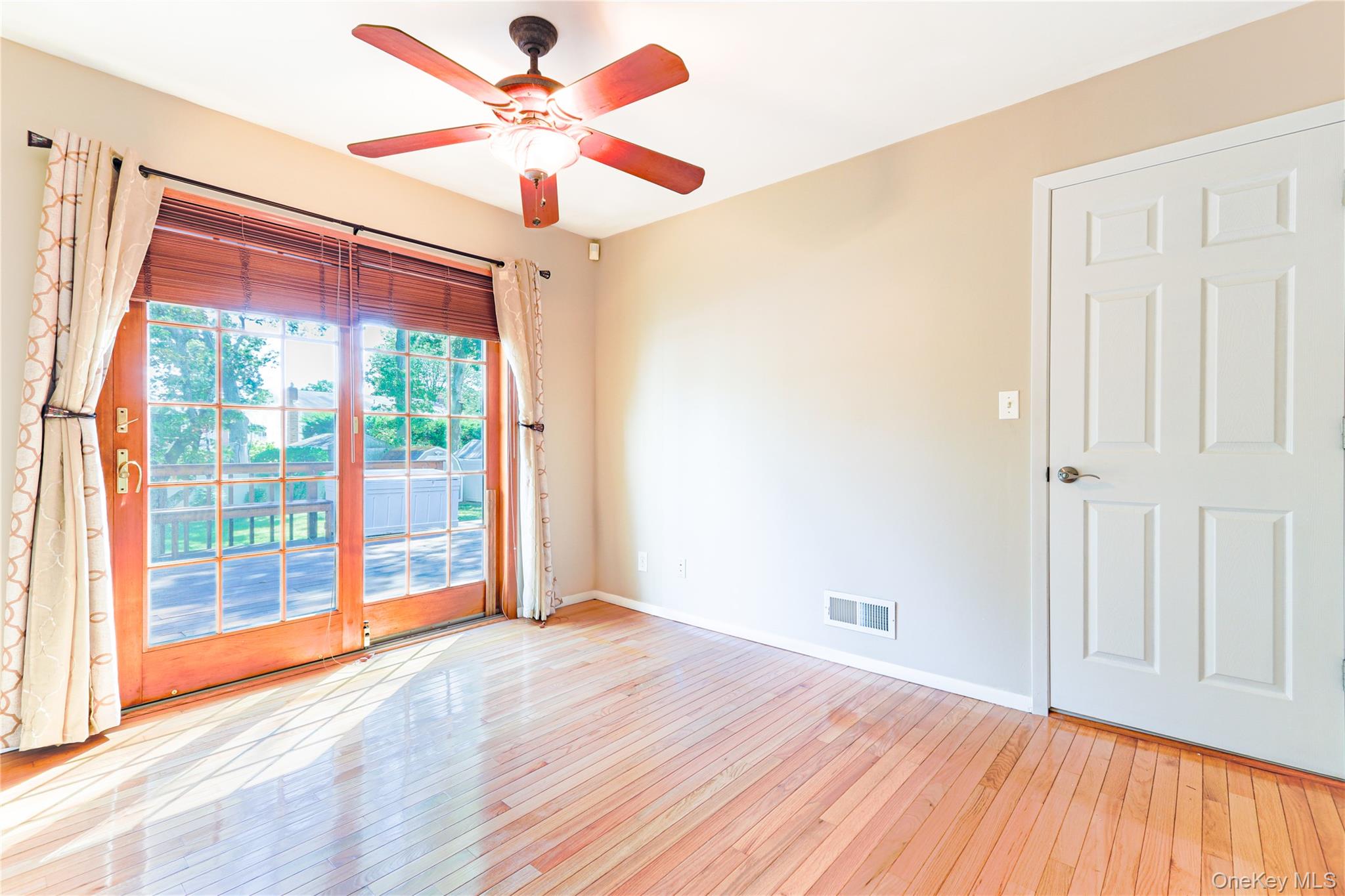 5 Lime Court, West Babylon, NY 11704