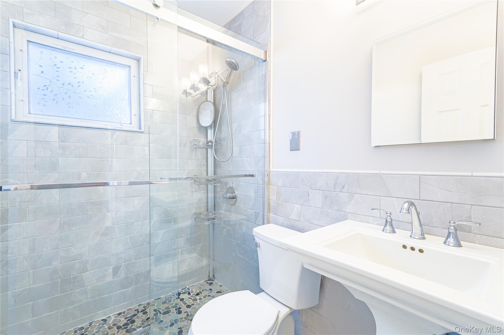 5 Lime Court, West Babylon, NY 11704