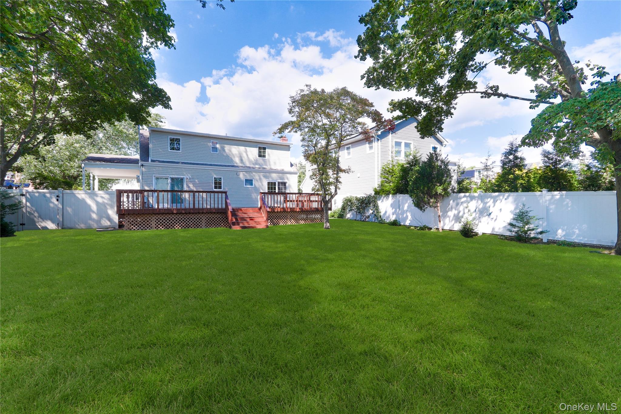 5 Lime Court, West Babylon, NY 11704