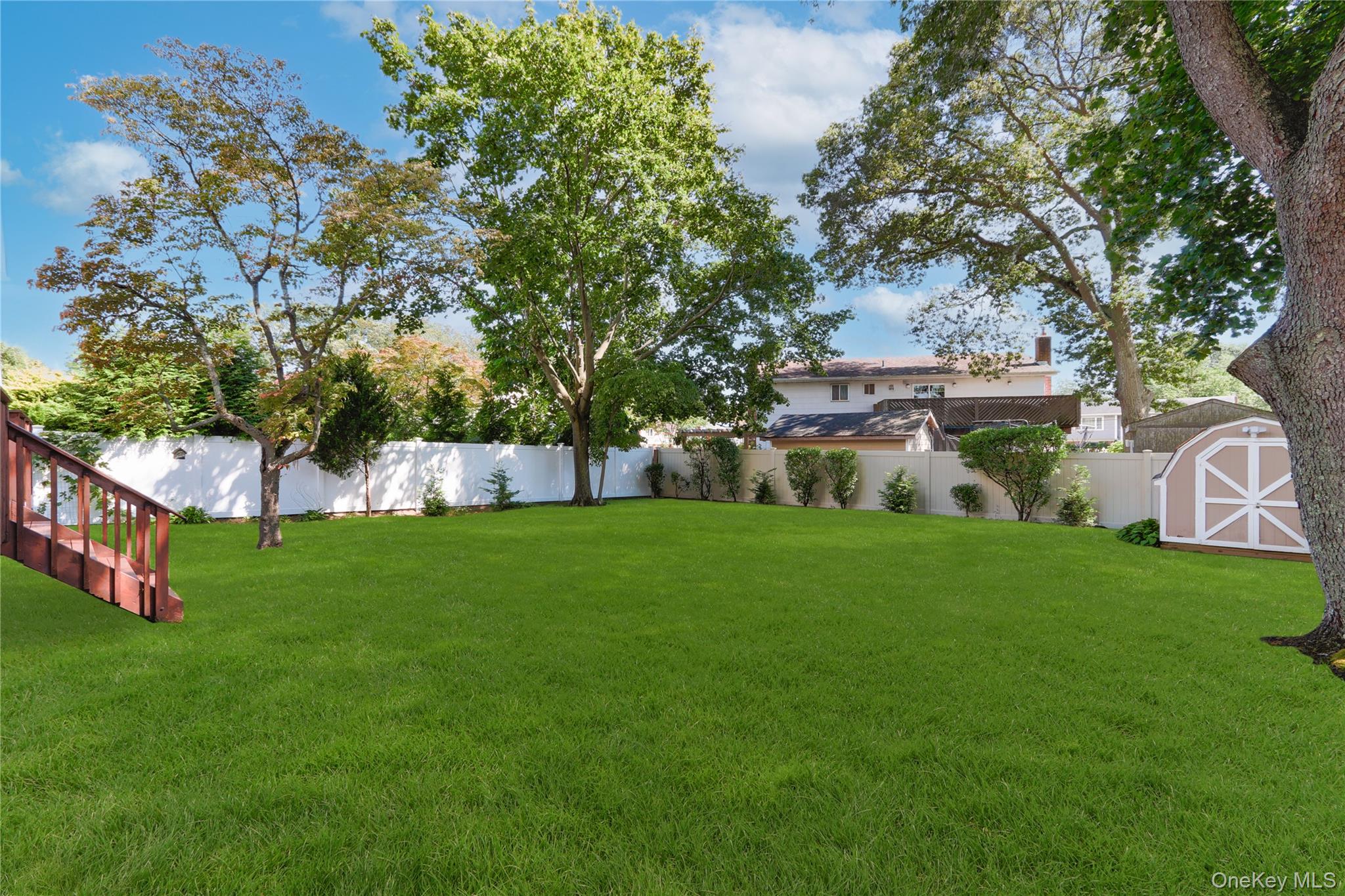 5 Lime Court, West Babylon, NY 11704