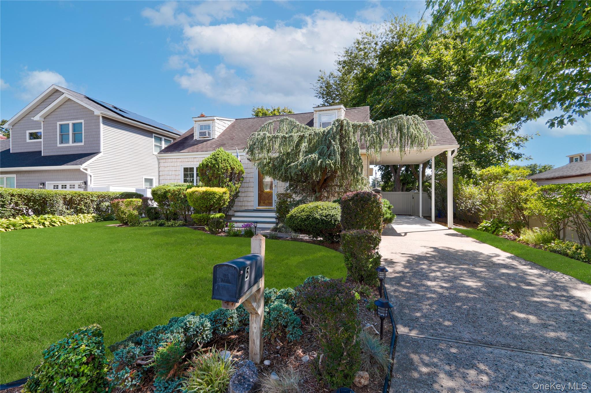 5 Lime Court, West Babylon, NY 11704