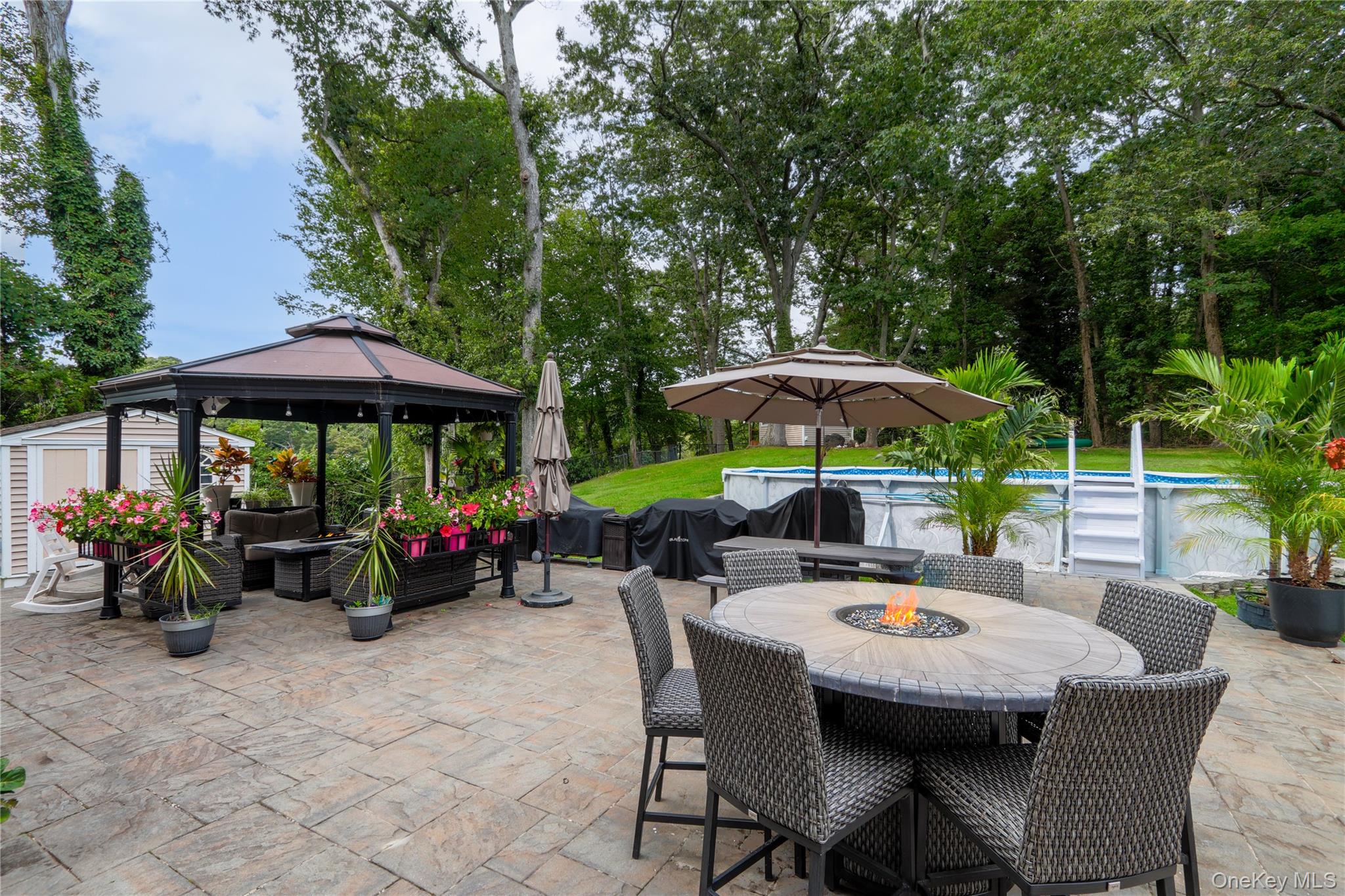 22 Whitney Gate, Smithtown, NY 11787