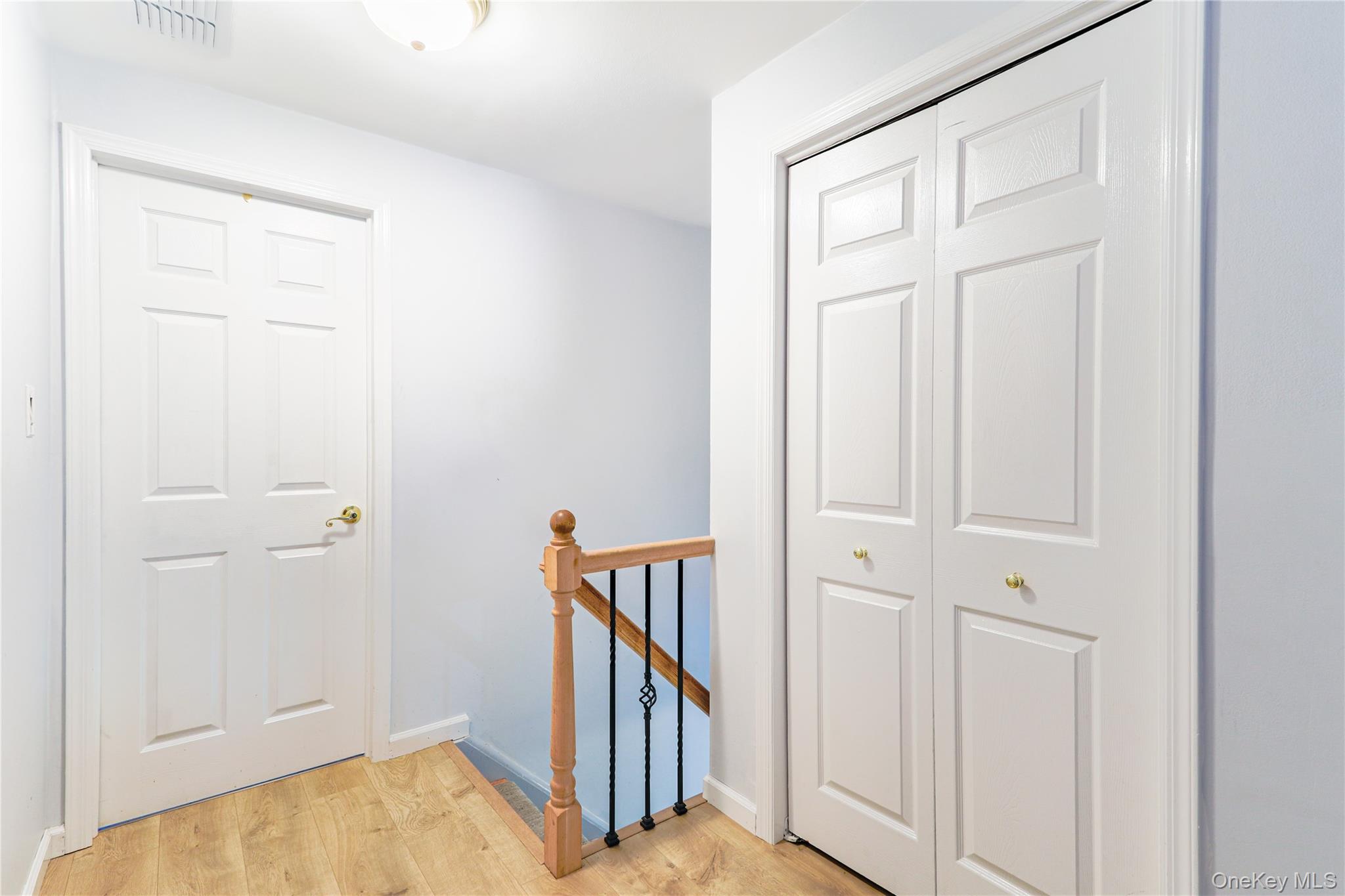 22 Whitney Gate, Smithtown, NY 11787