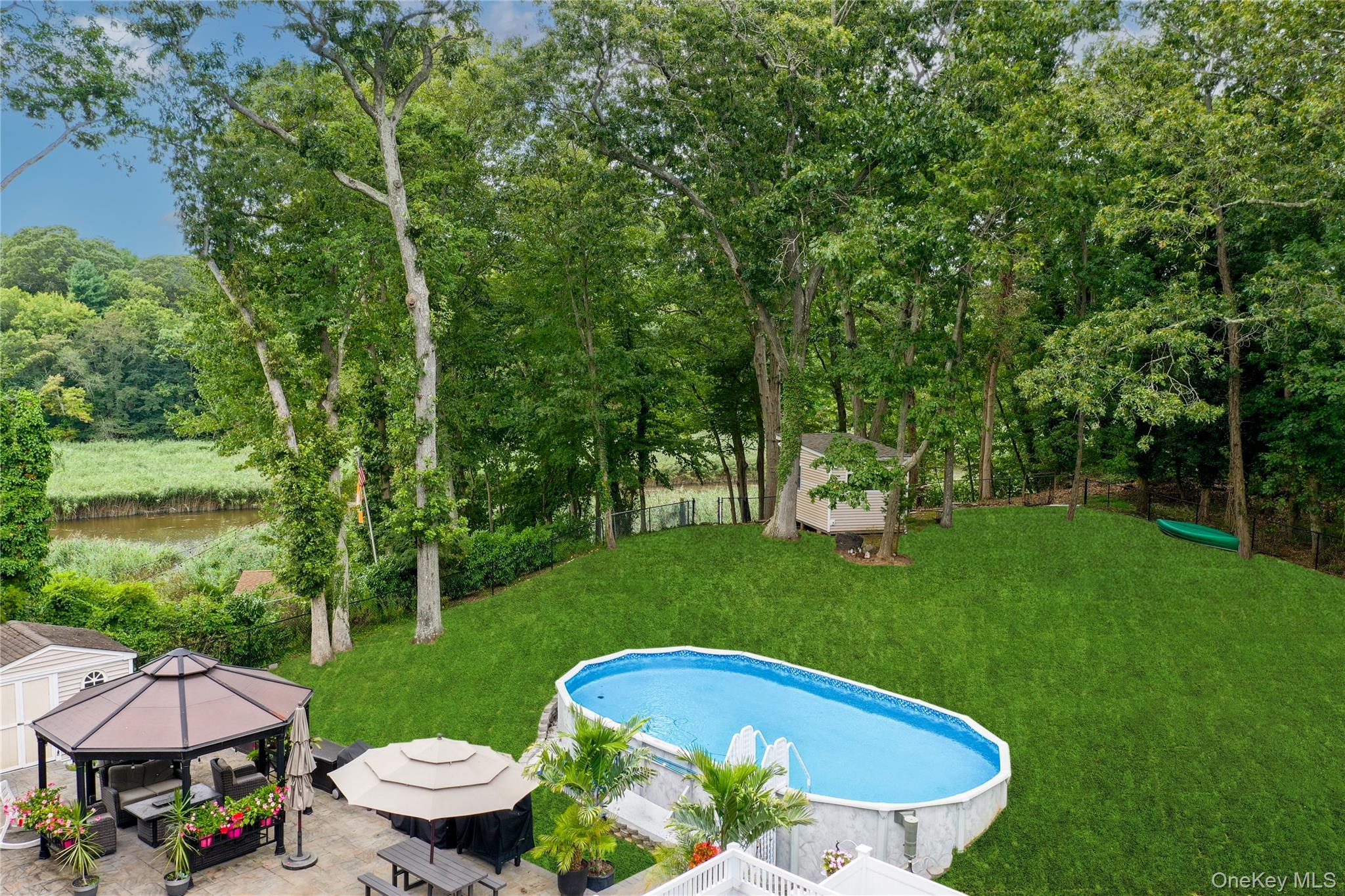 22 Whitney Gate, Smithtown, NY 11787