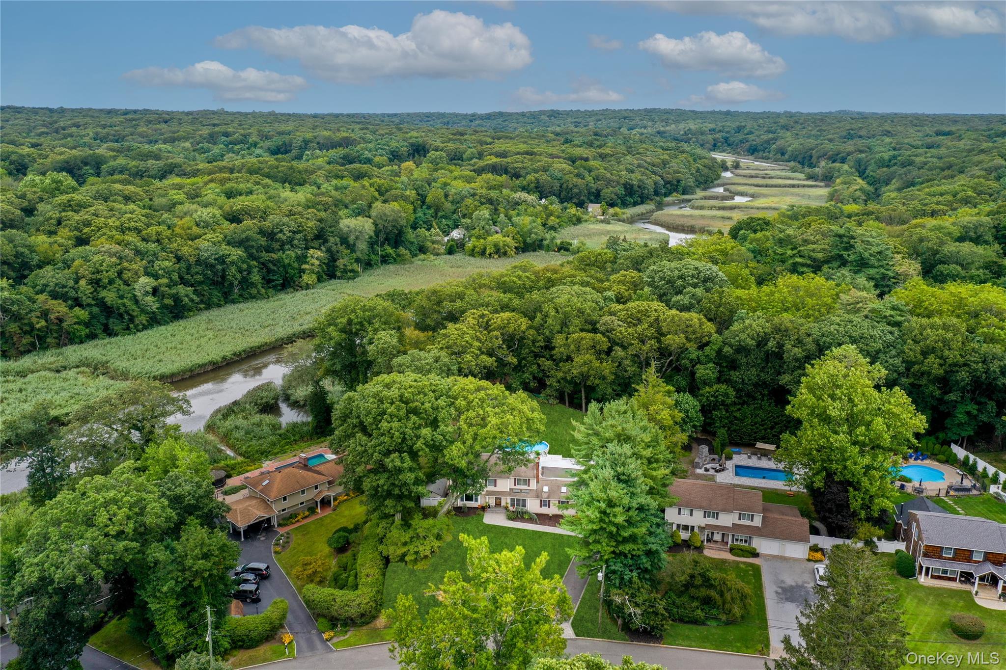 22 Whitney Gate, Smithtown, NY 11787