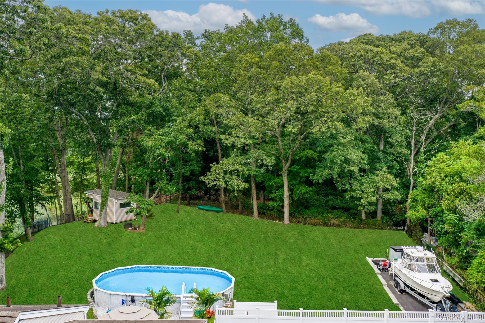 22 Whitney Gate, Smithtown, NY 11787