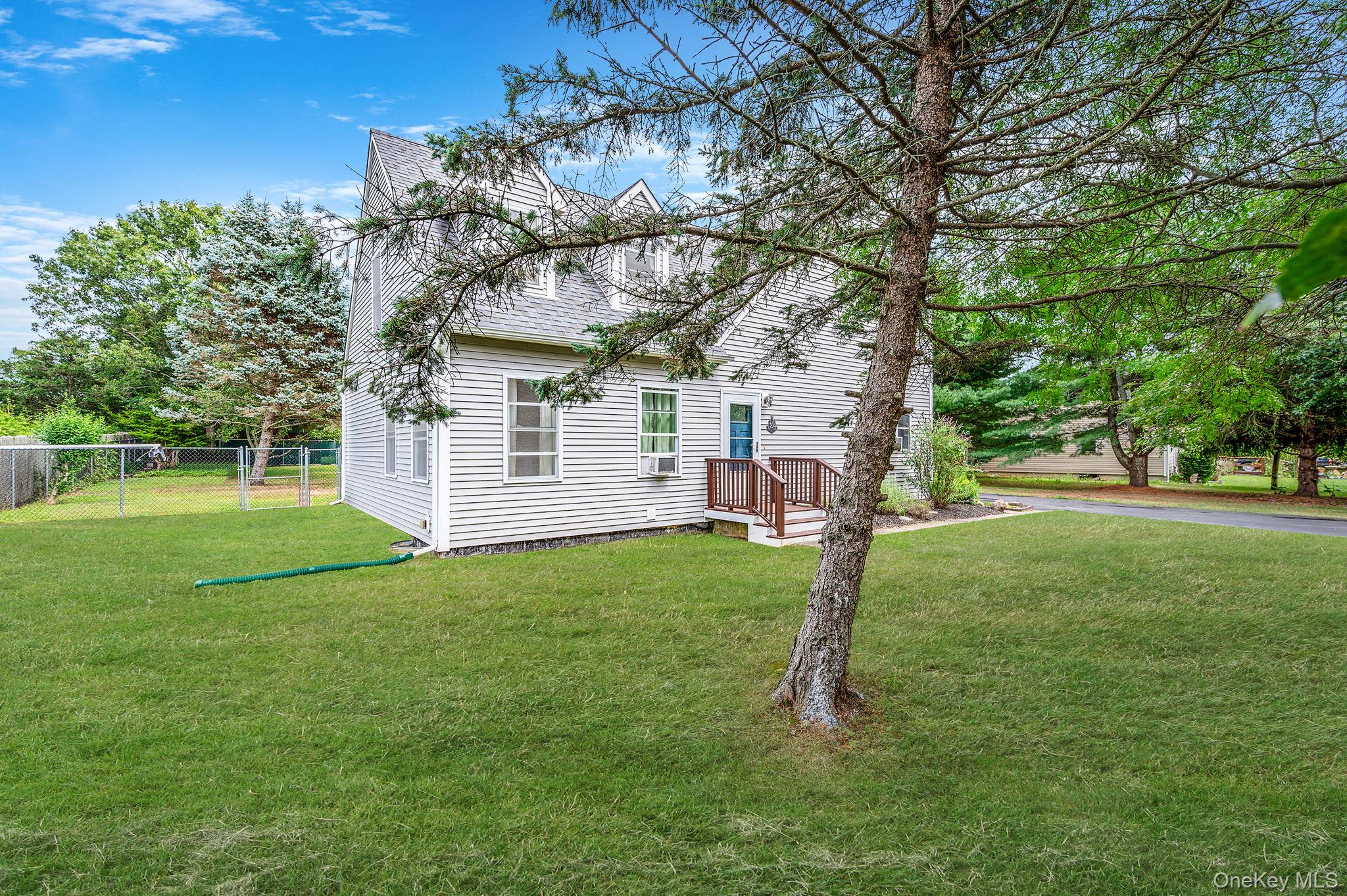 192 Arrowhead Avenue, Riverhead, NY 11901