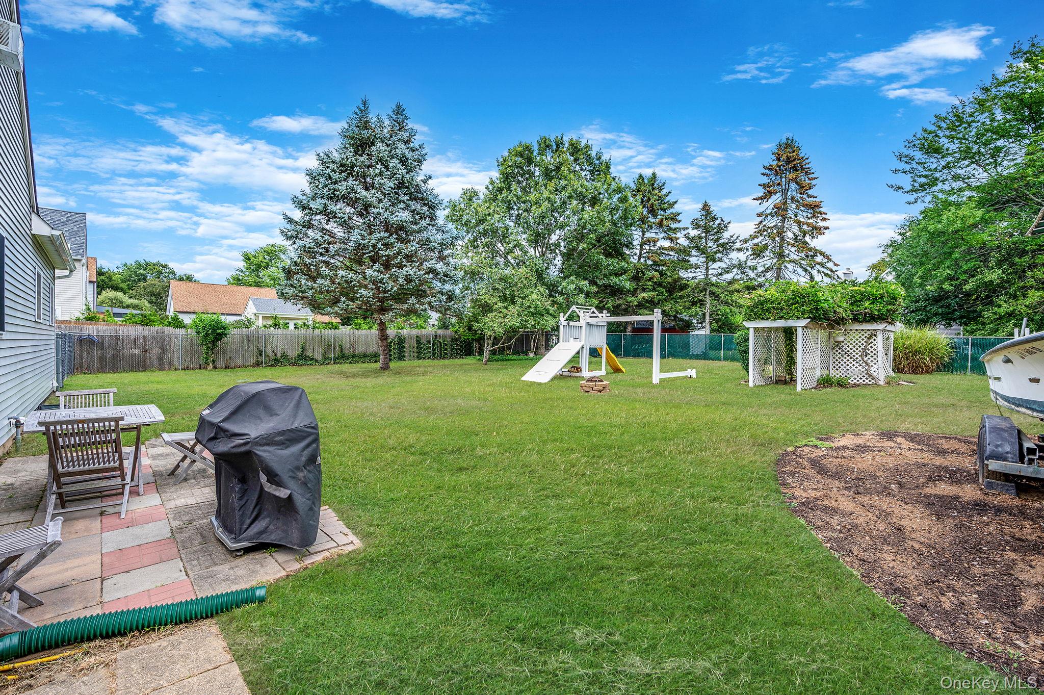 192 Arrowhead Avenue, Riverhead, NY 11901