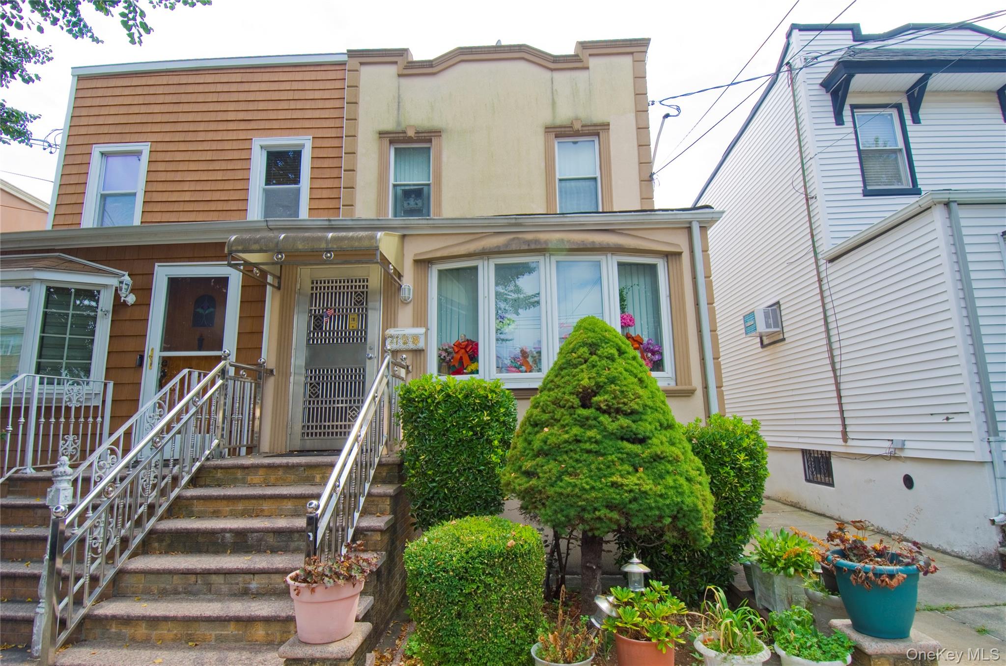 71-28 66th Drive, Middle Village, NY 11379