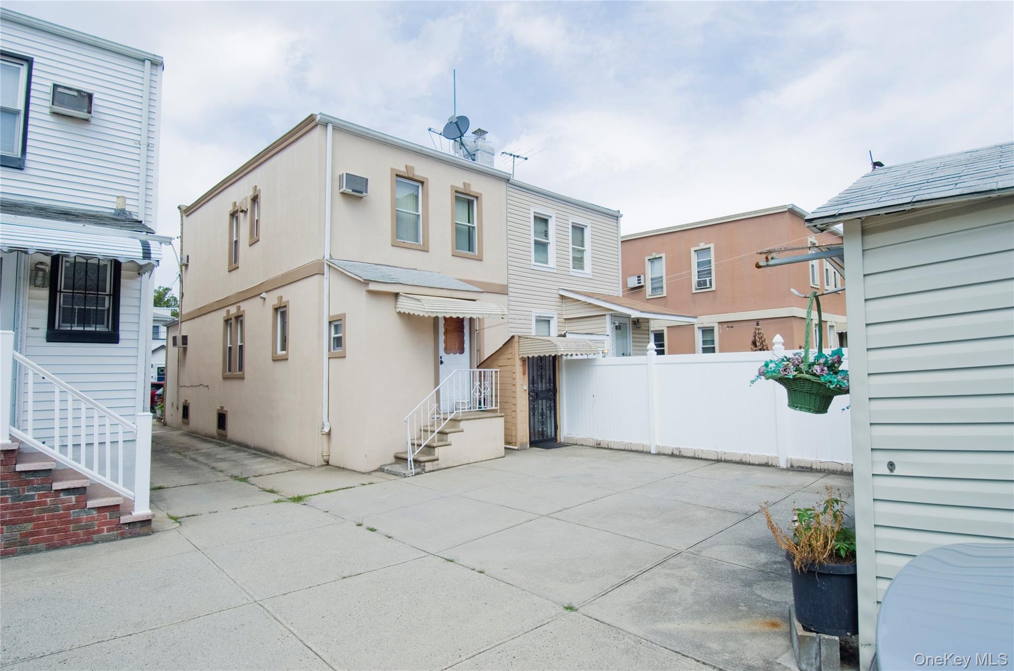 71-28 66th Drive, Middle Village, NY 11379