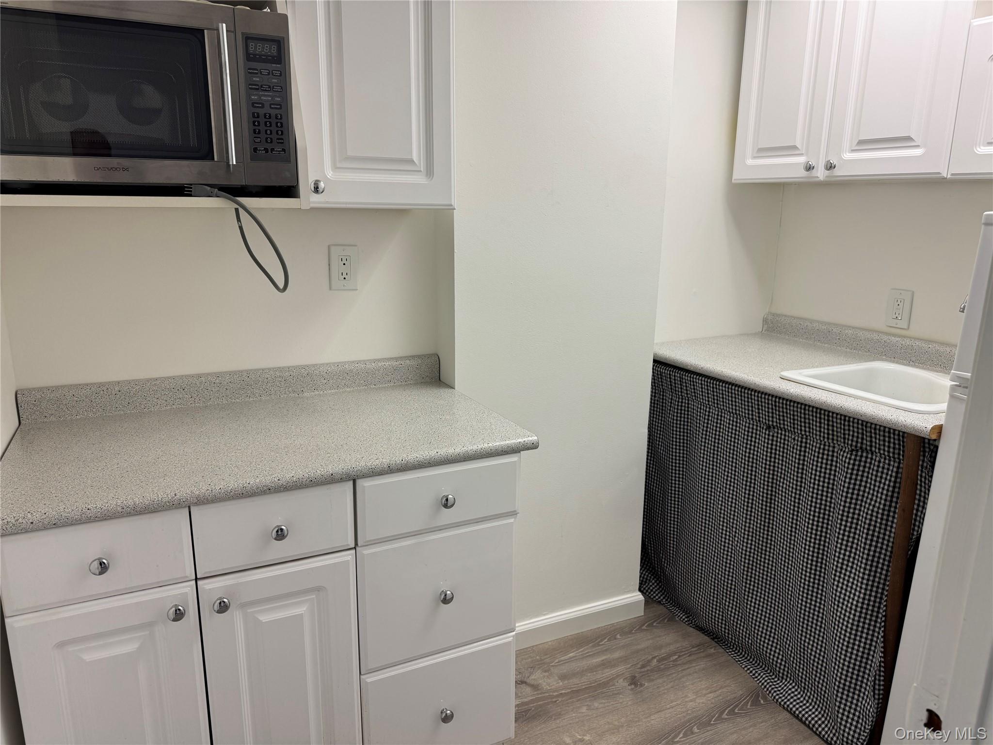 387A Jericho Turnpike # 2, Floral Park, NY 11001