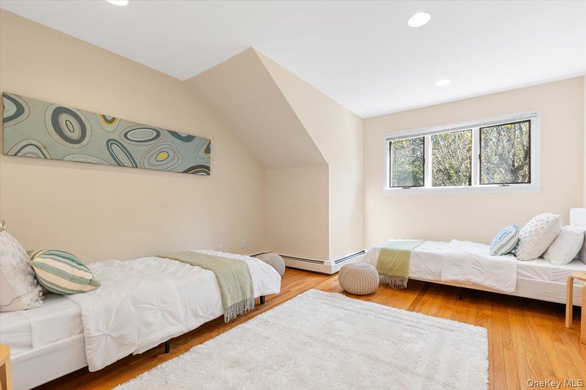 9 Evon Court, Scarsdale, NY 10583