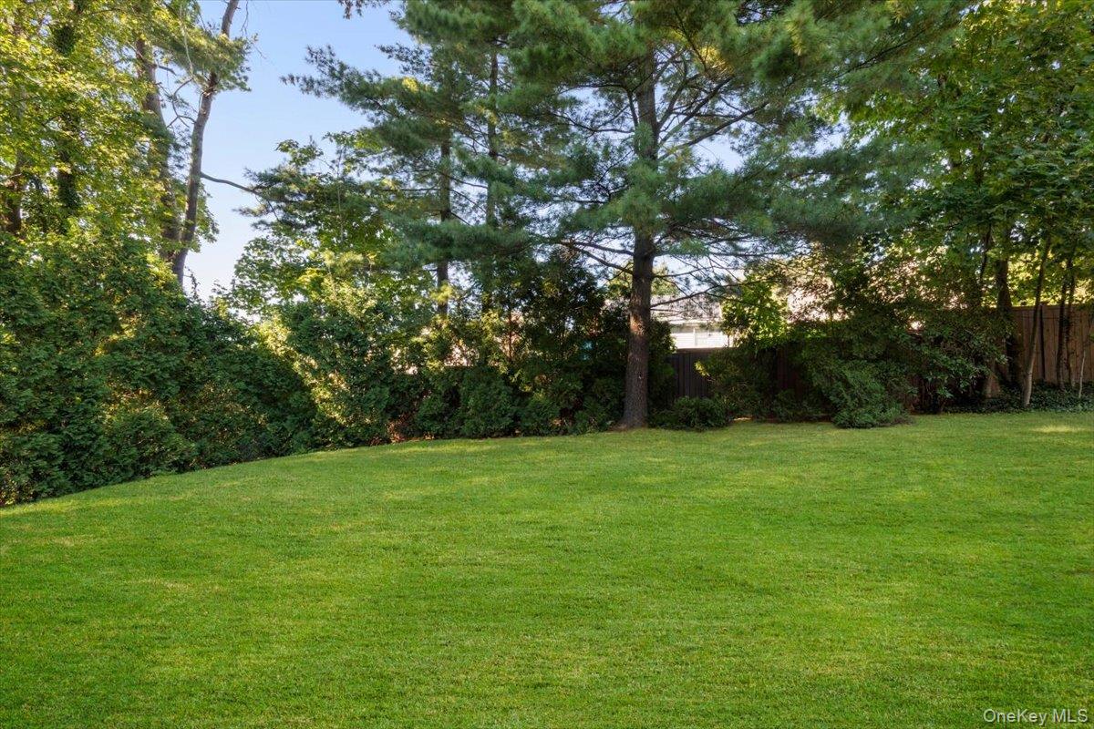 9 Evon Court, Scarsdale, NY 10583