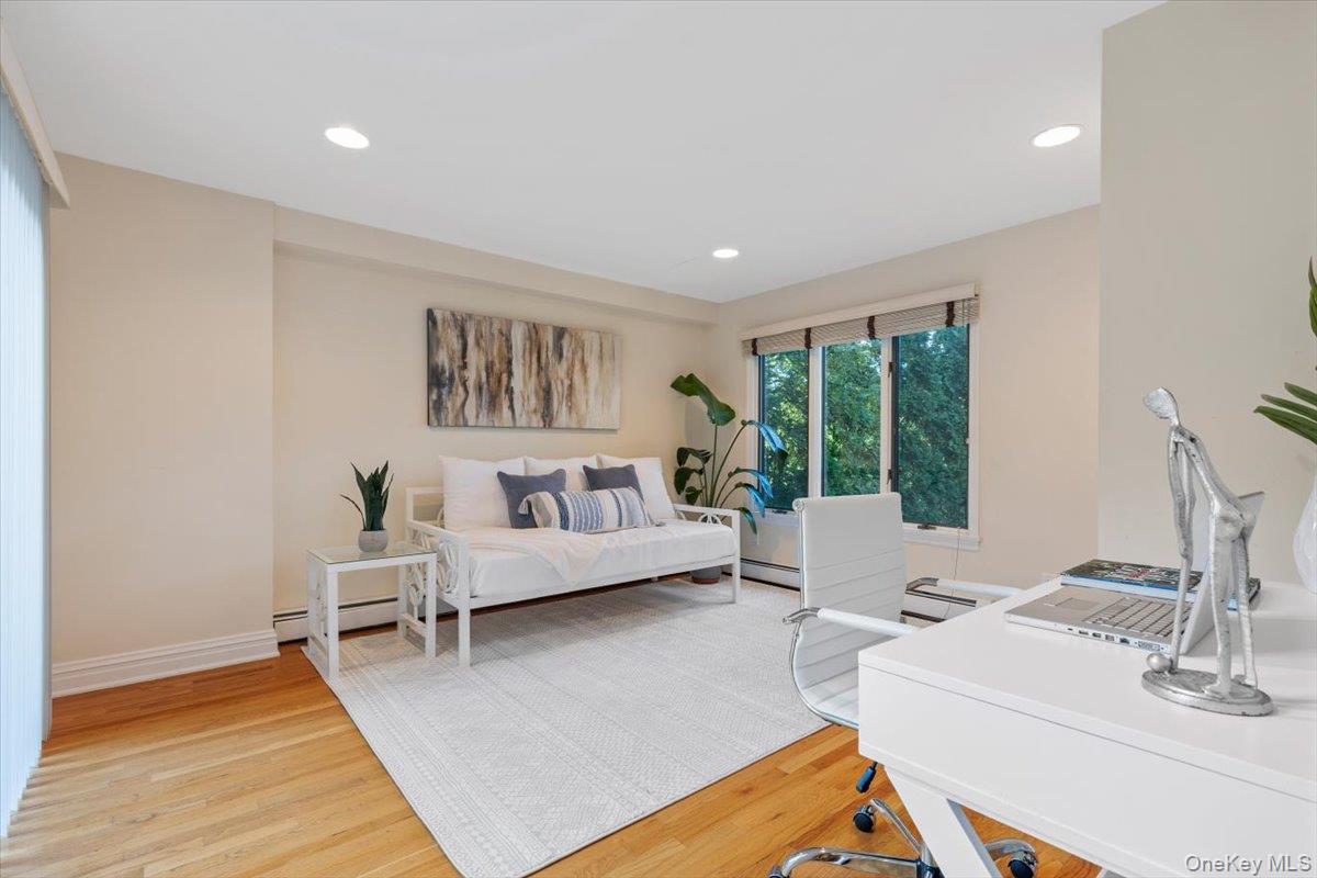 9 Evon Court, Scarsdale, NY 10583