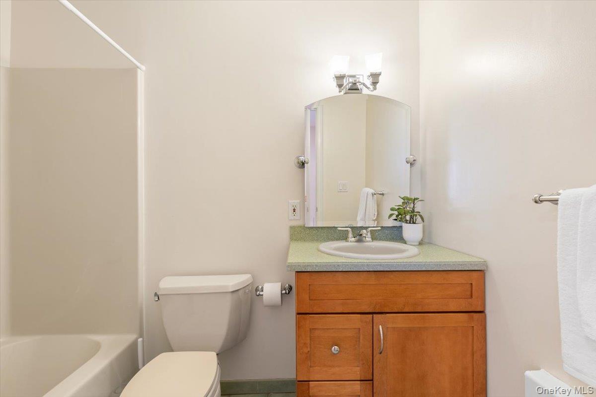 9 Evon Court, Scarsdale, NY 10583