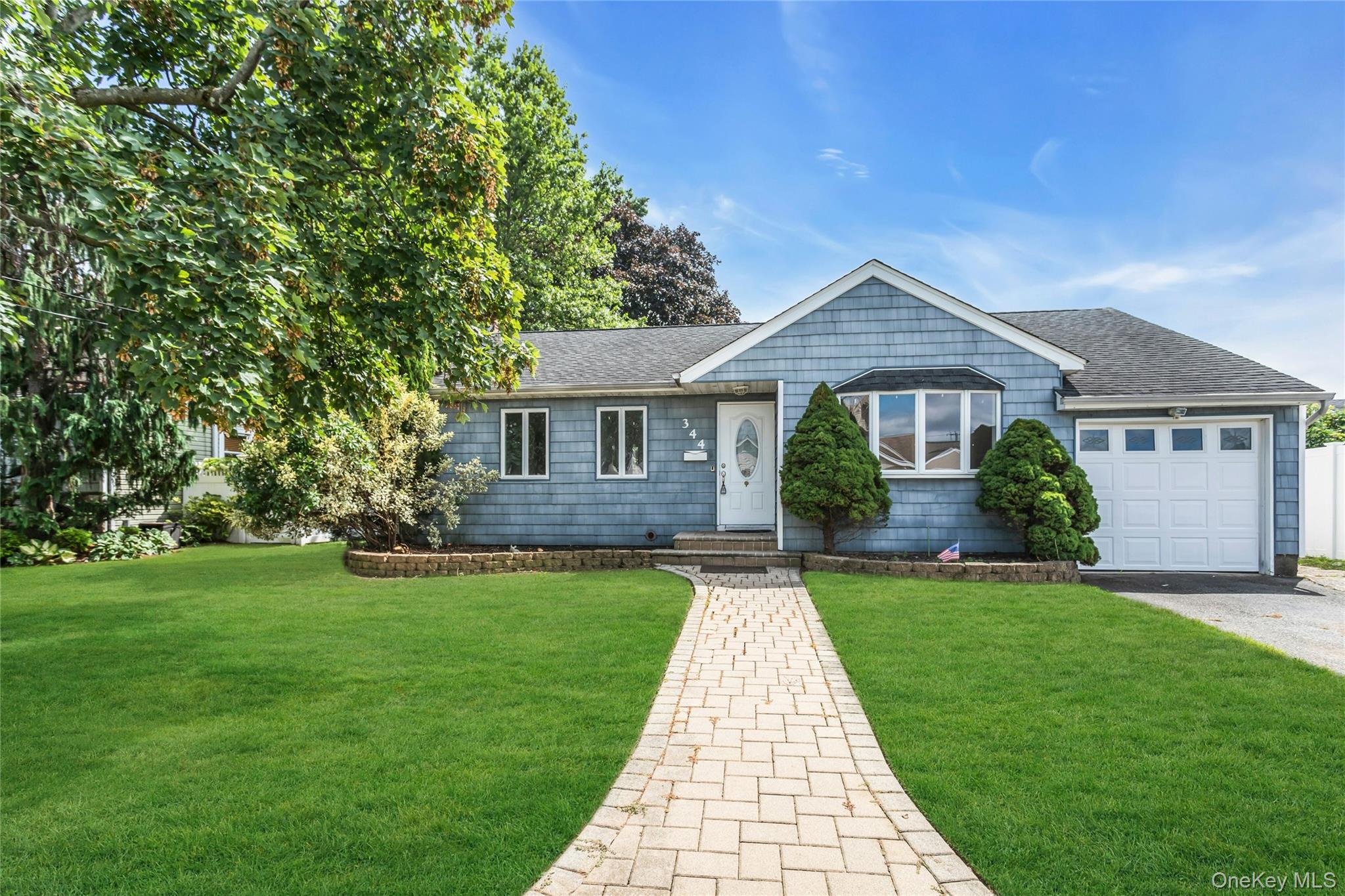 344 N Hickory Street, Massapequa, NY 11758