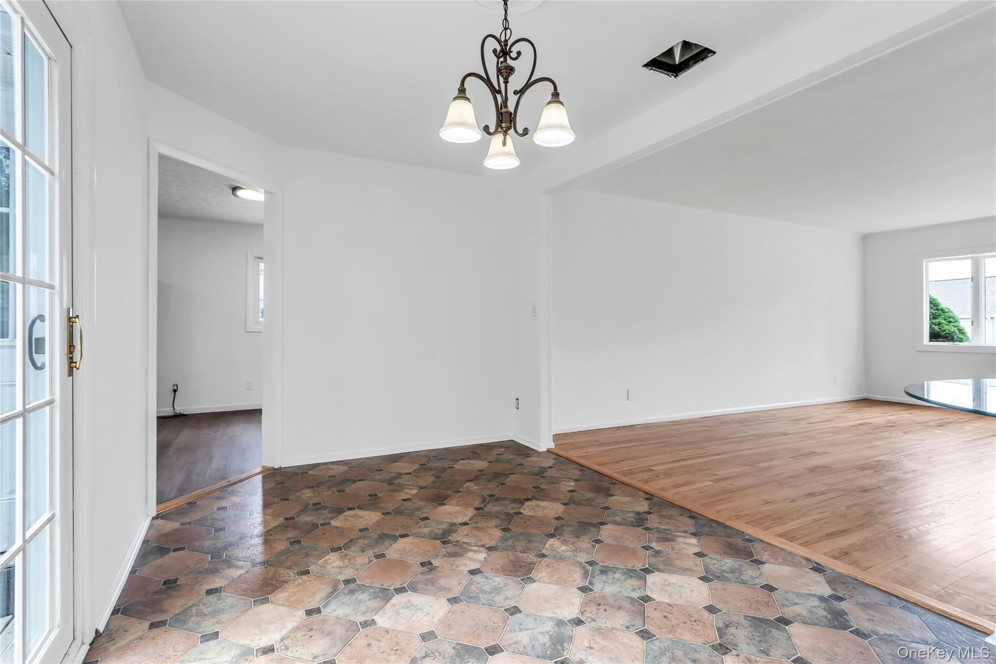 344 N Hickory Street, Massapequa, NY 11758