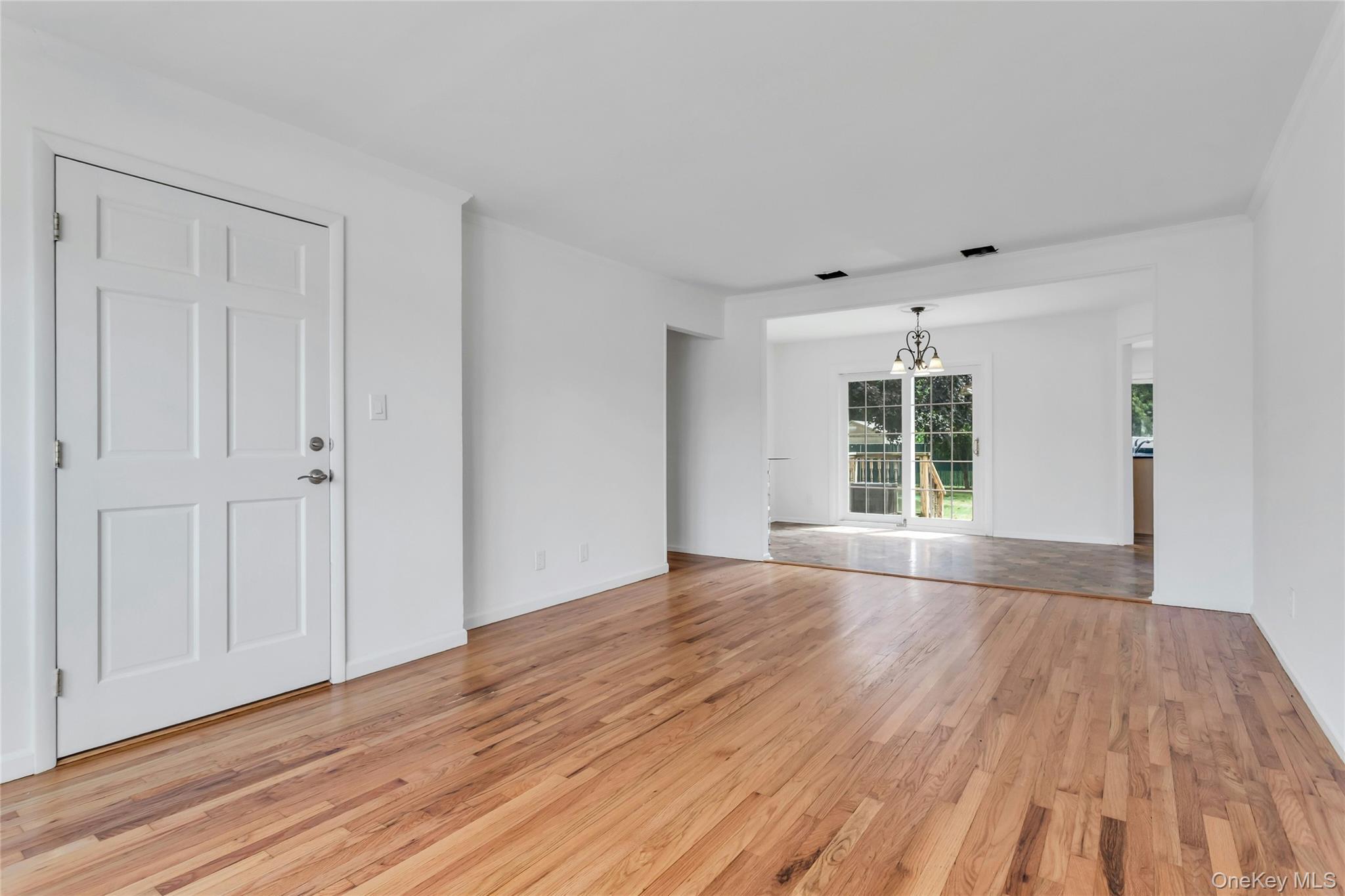 344 N Hickory Street, Massapequa, NY 11758