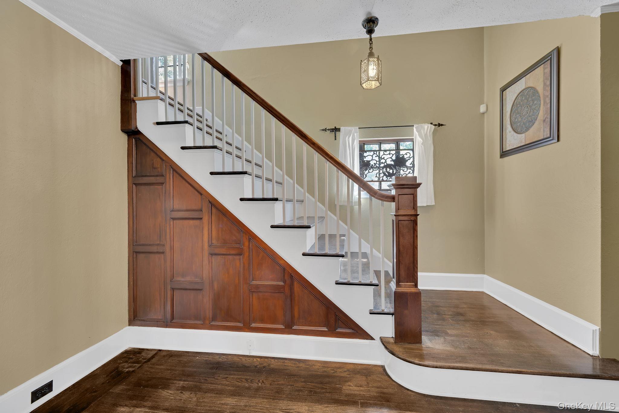 11 Seaman Road, Poughkeepsie, NY 12601