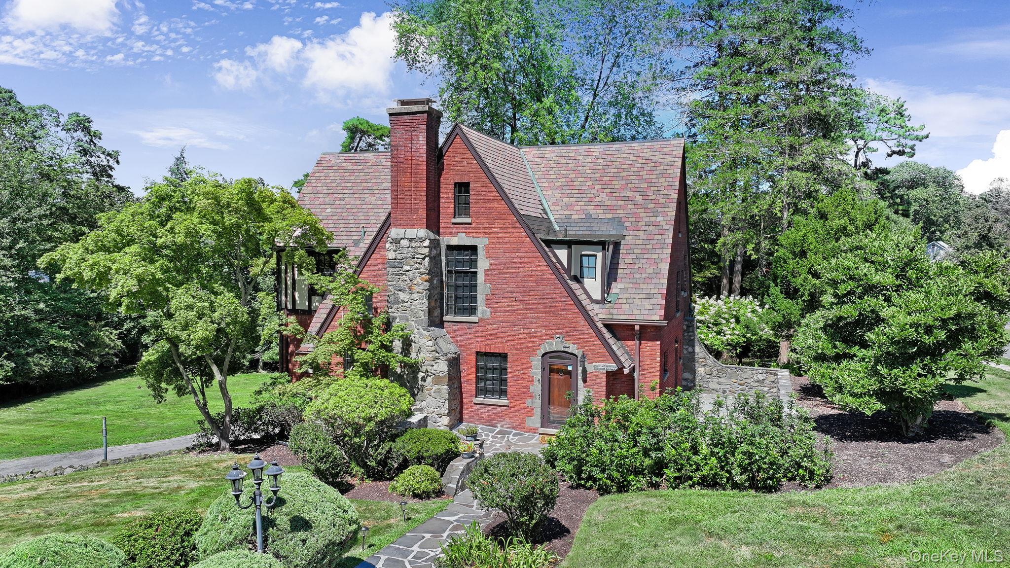 11 Seaman Road, Poughkeepsie, NY 12601