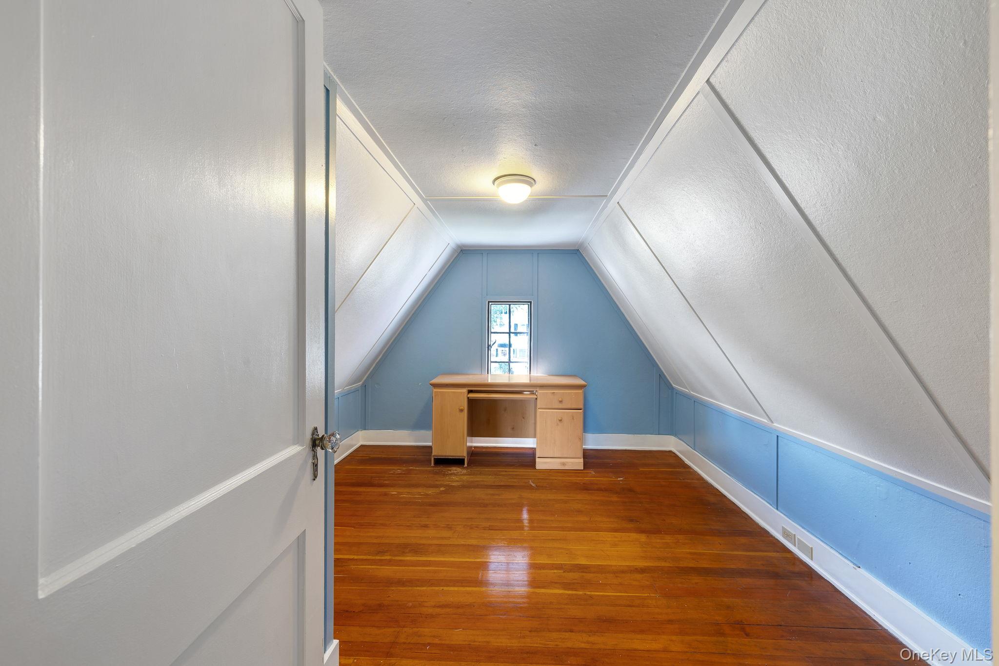 11 Seaman Road, Poughkeepsie, NY 12601