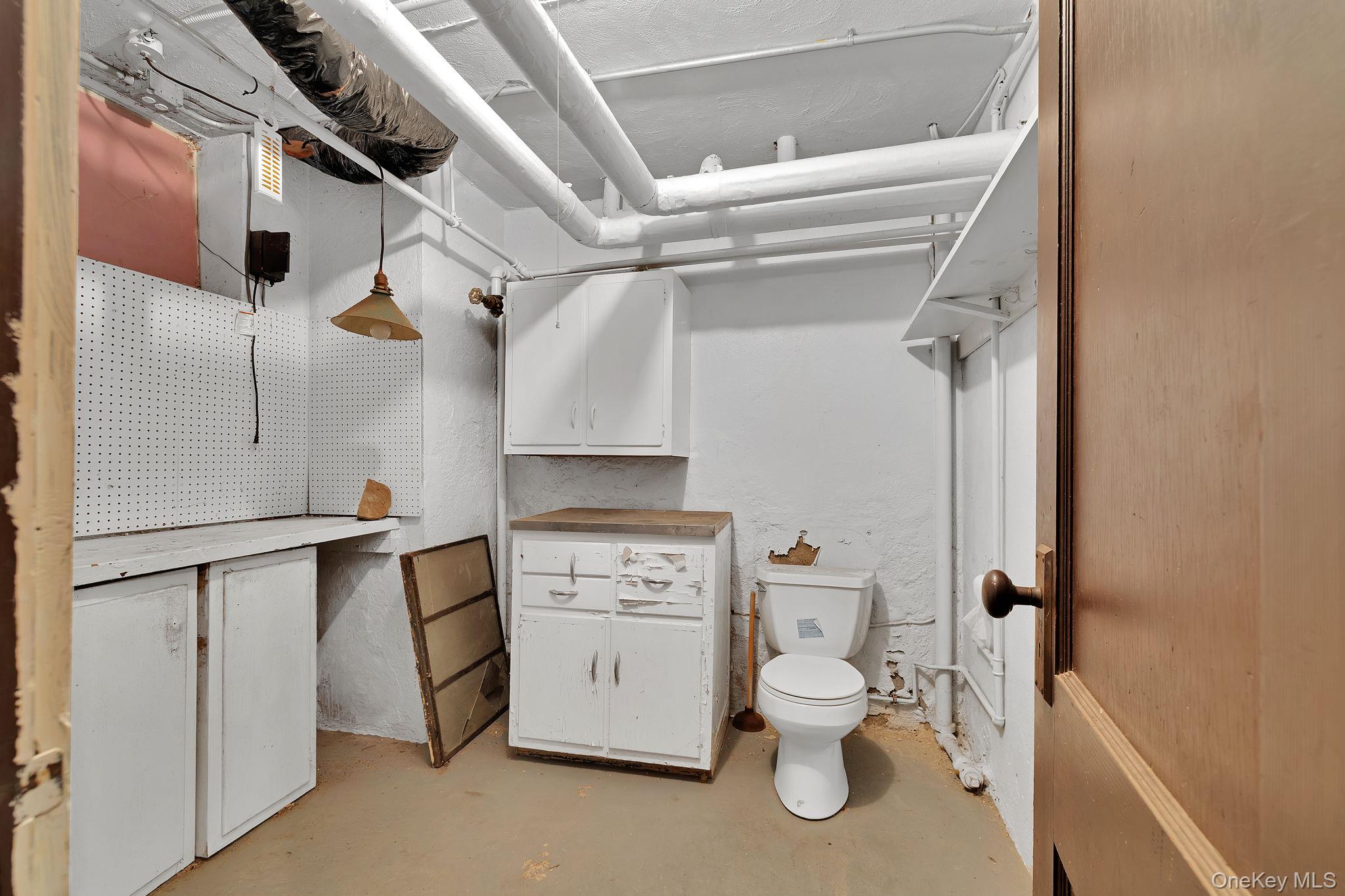 11 Seaman Road, Poughkeepsie, NY 12601