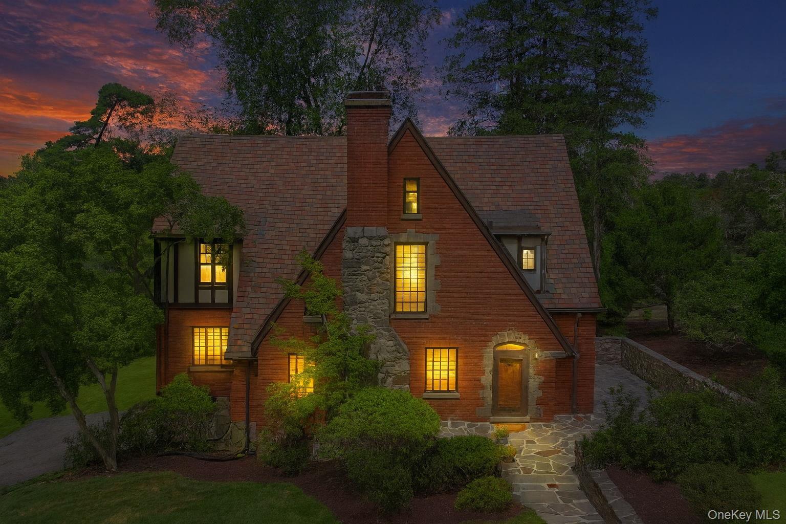 11 Seaman Road, Poughkeepsie, NY 12601