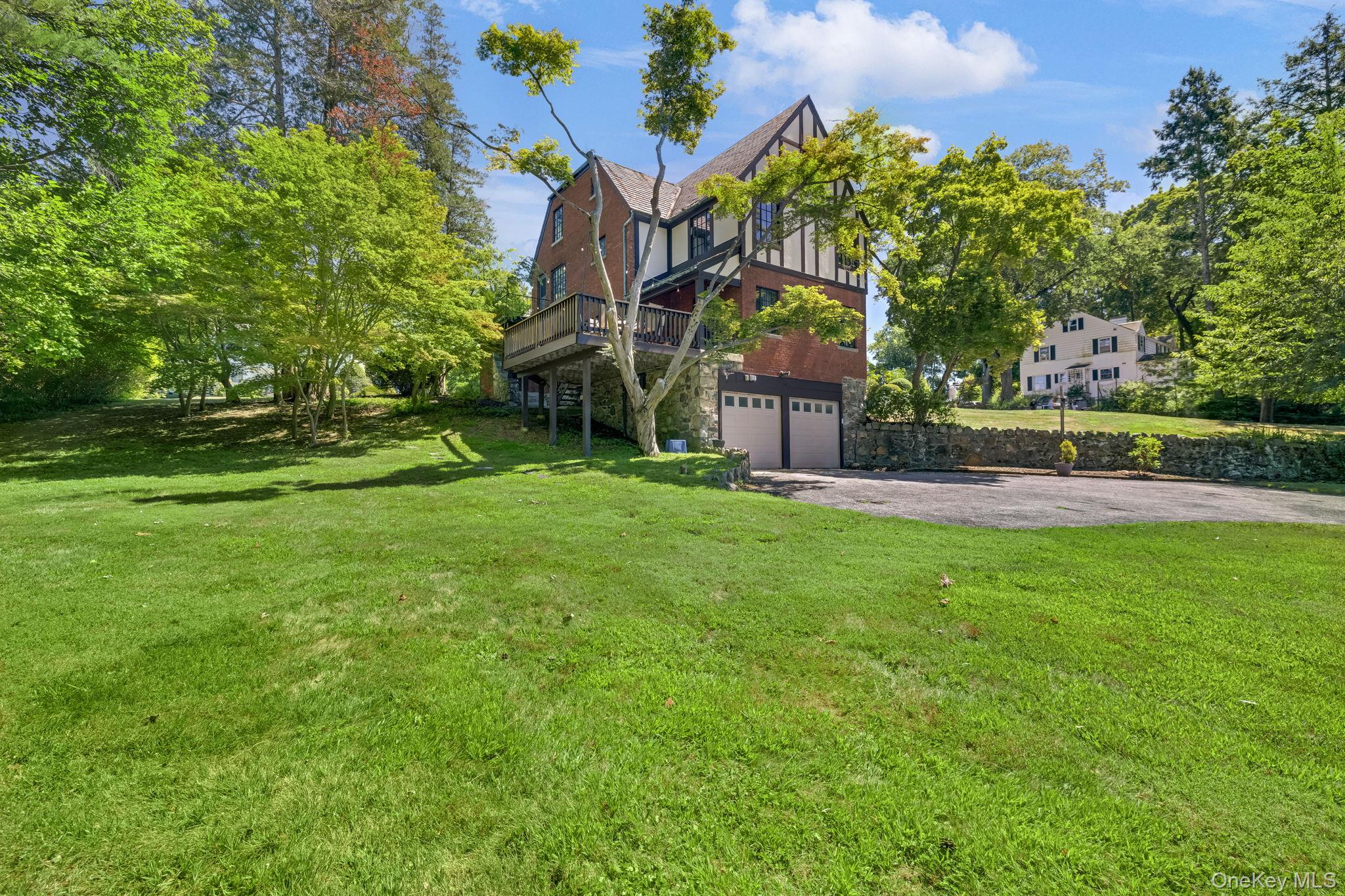 11 Seaman Road, Poughkeepsie, NY 12601