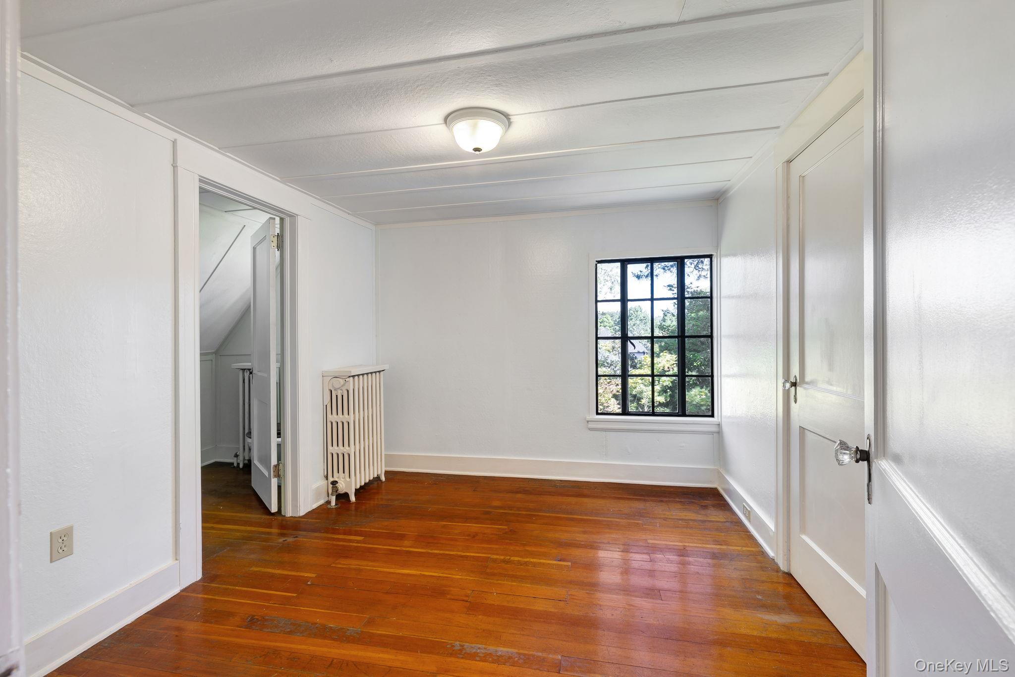 11 Seaman Road, Poughkeepsie, NY 12601