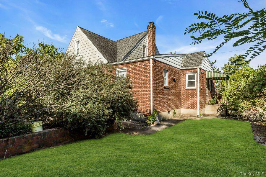 291 Lincoln Street, Franklin Square, NY 11010