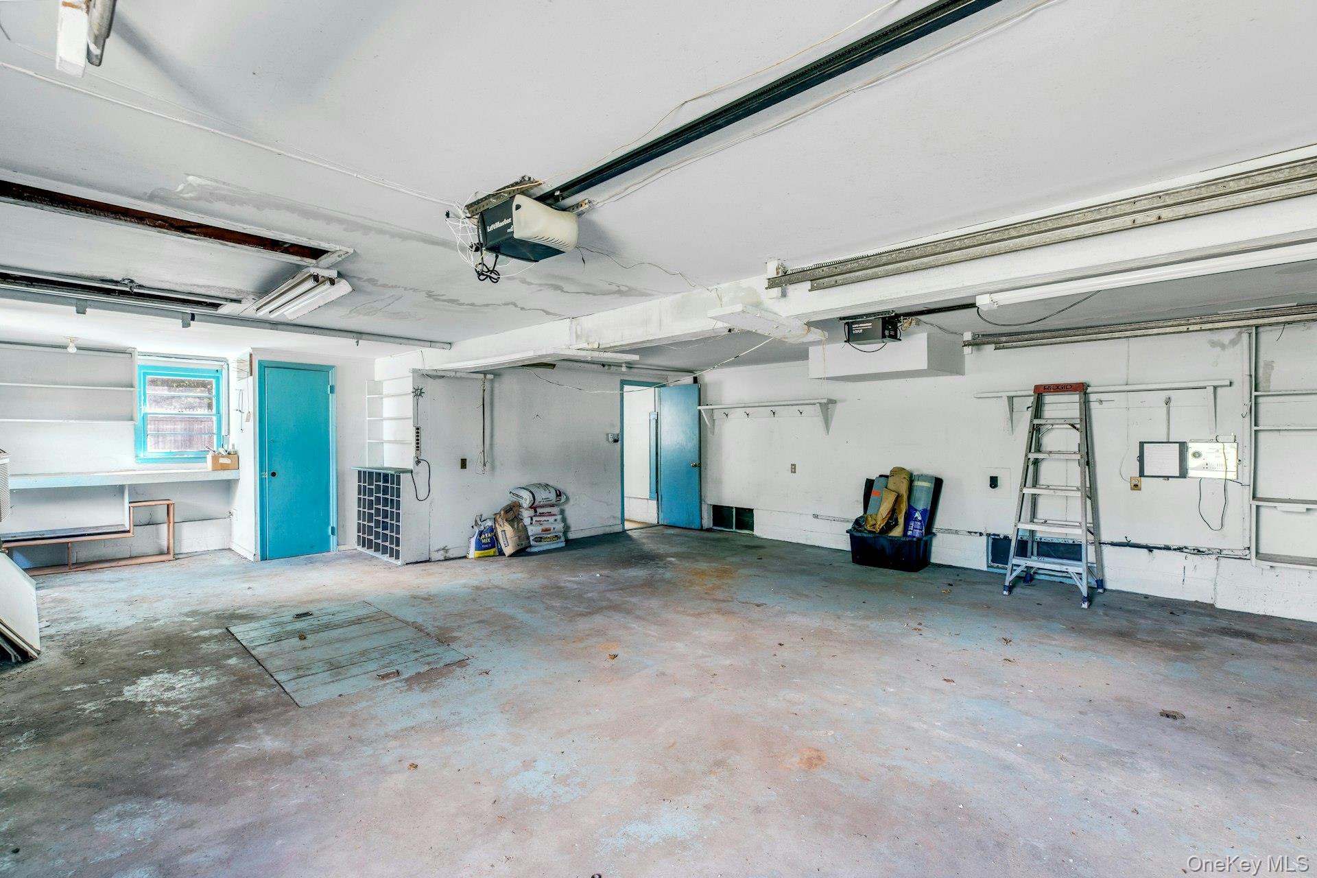 8 N Westbury Road, Hampton Bays, NY 11946