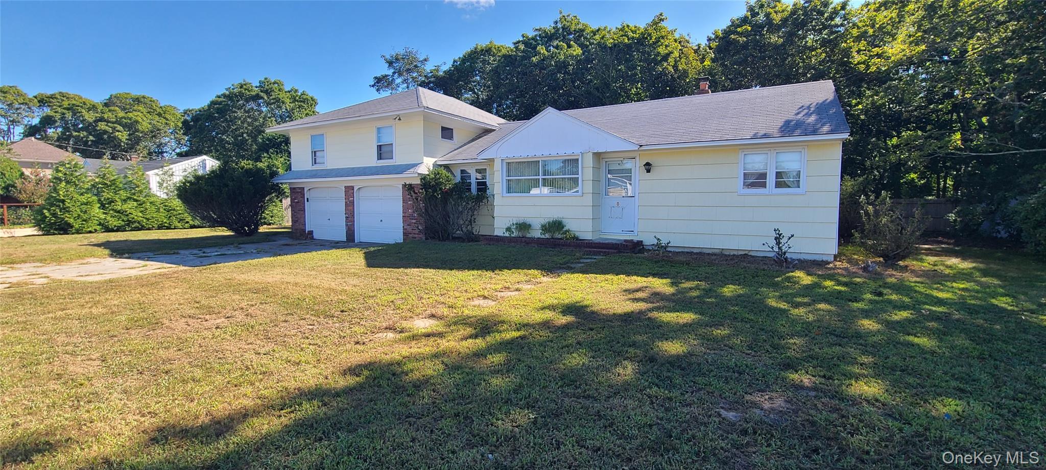 8 N Westbury Road, Hampton Bays, NY 11946