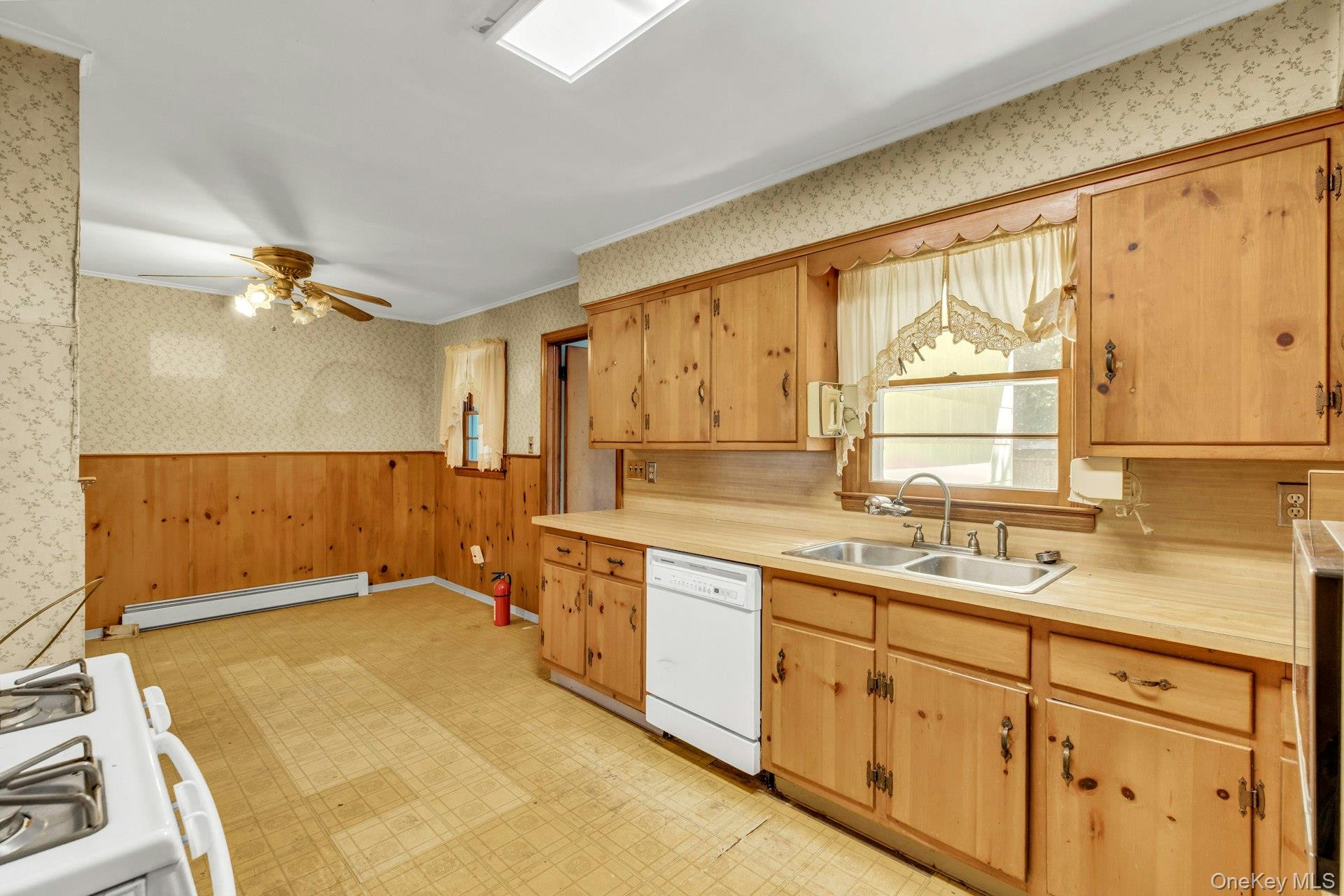 8 N Westbury Road, Hampton Bays, NY 11946