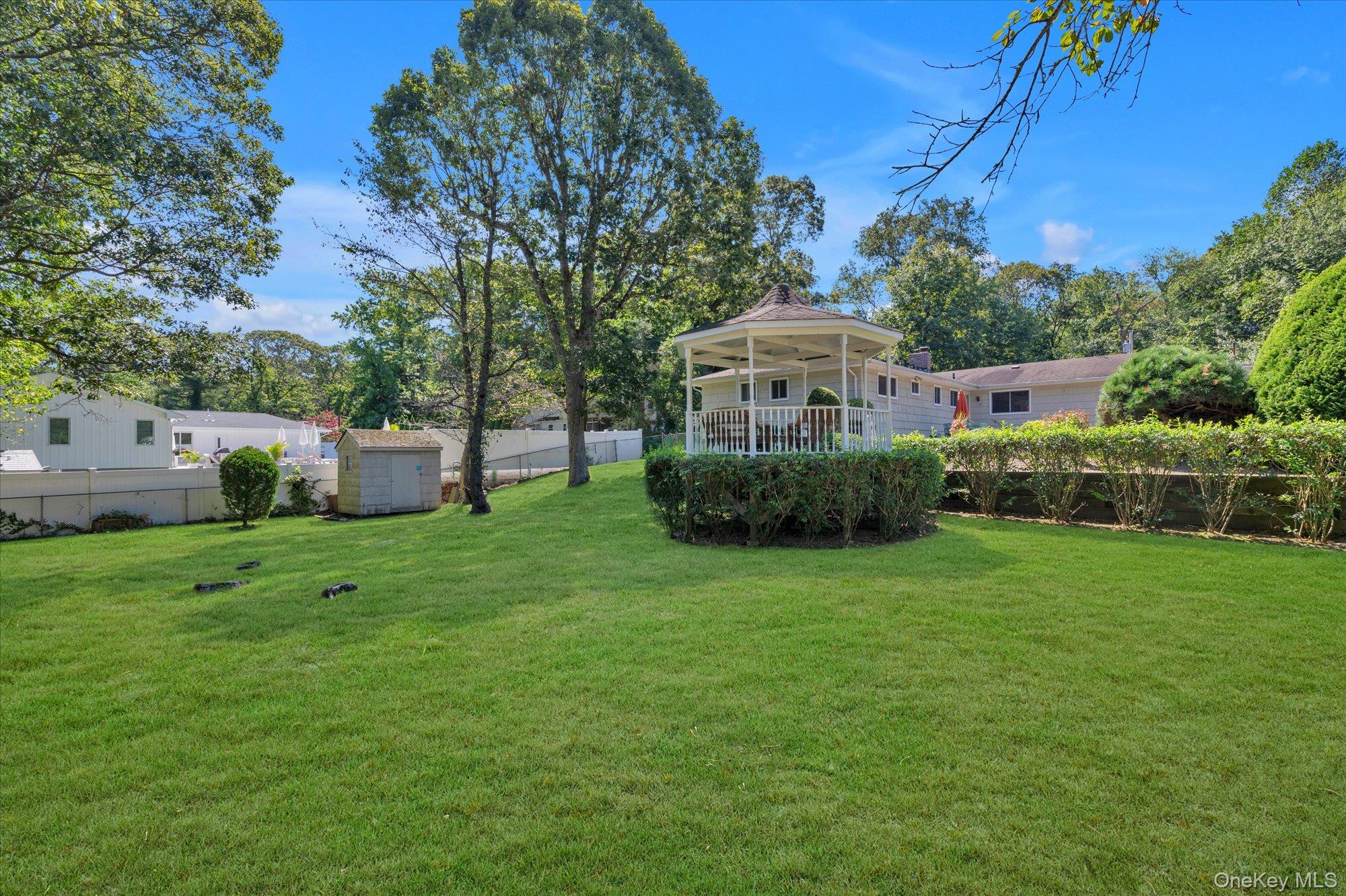 41 Villanova Lane, Dix Hills, NY 11746