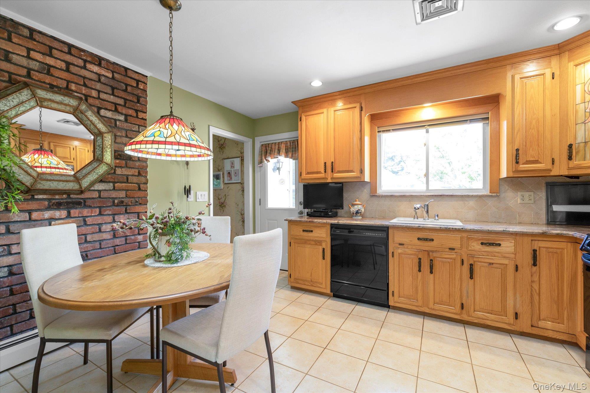 41 Villanova Lane, Dix Hills, NY 11746