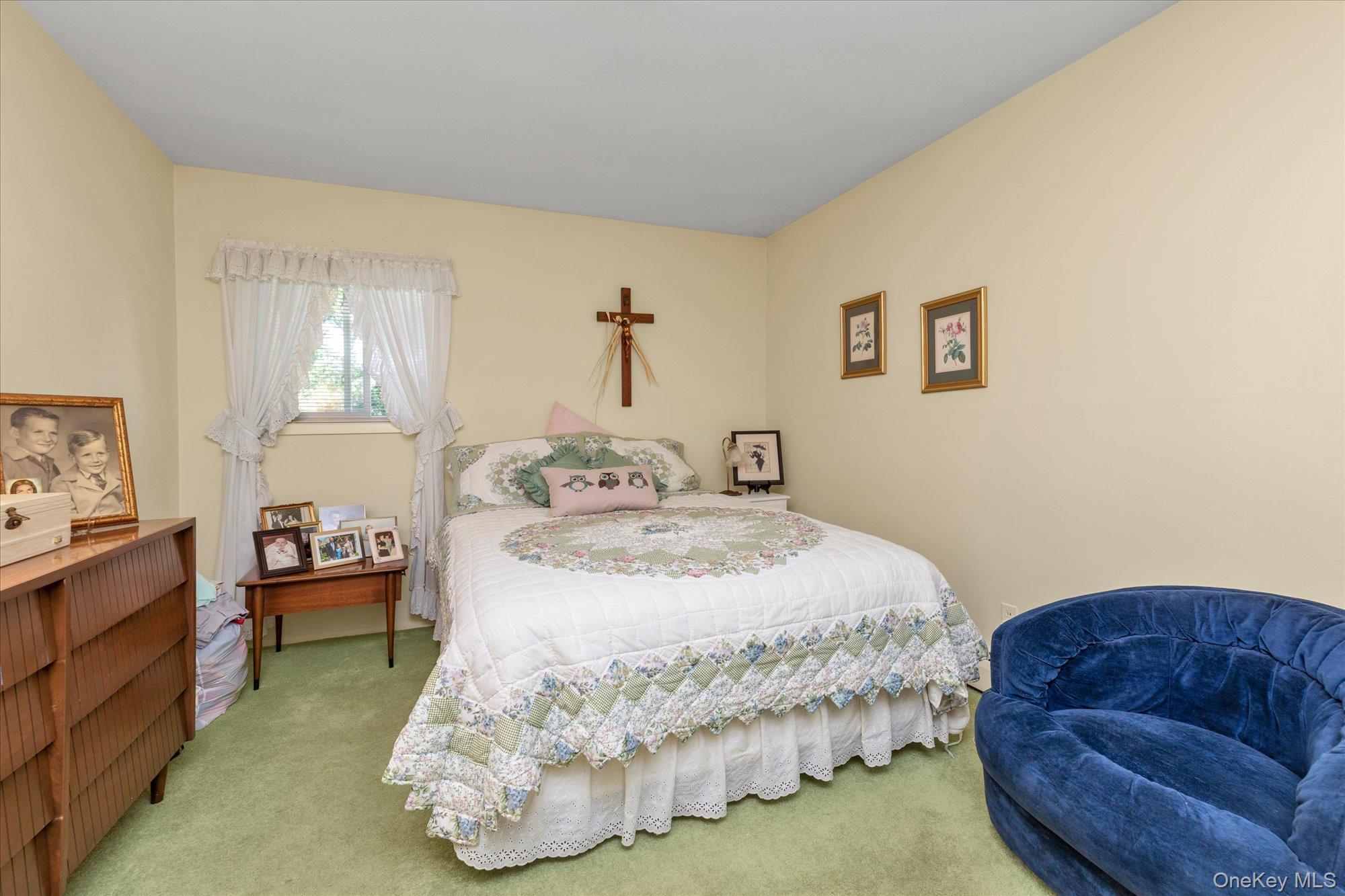 41 Villanova Lane, Dix Hills, NY 11746