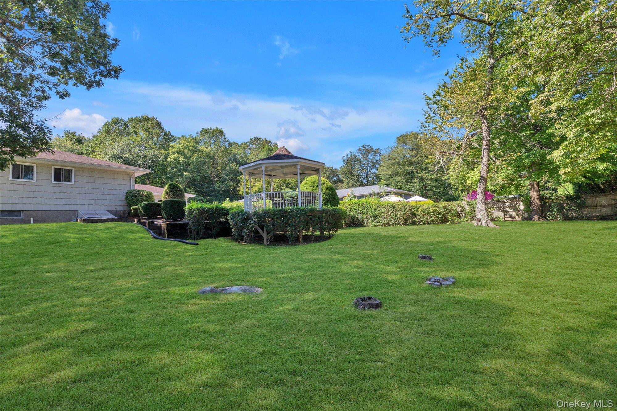 41 Villanova Lane, Dix Hills, NY 11746