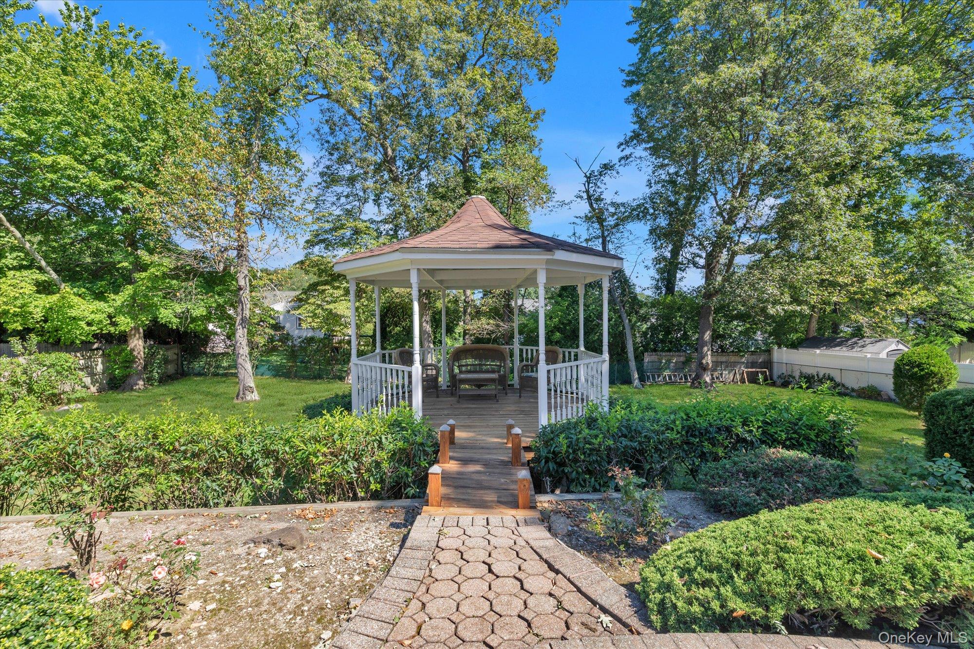 41 Villanova Lane, Dix Hills, NY 11746