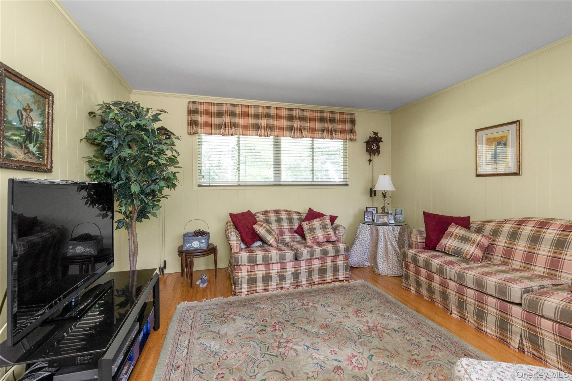 41 Villanova Lane, Dix Hills, NY 11746