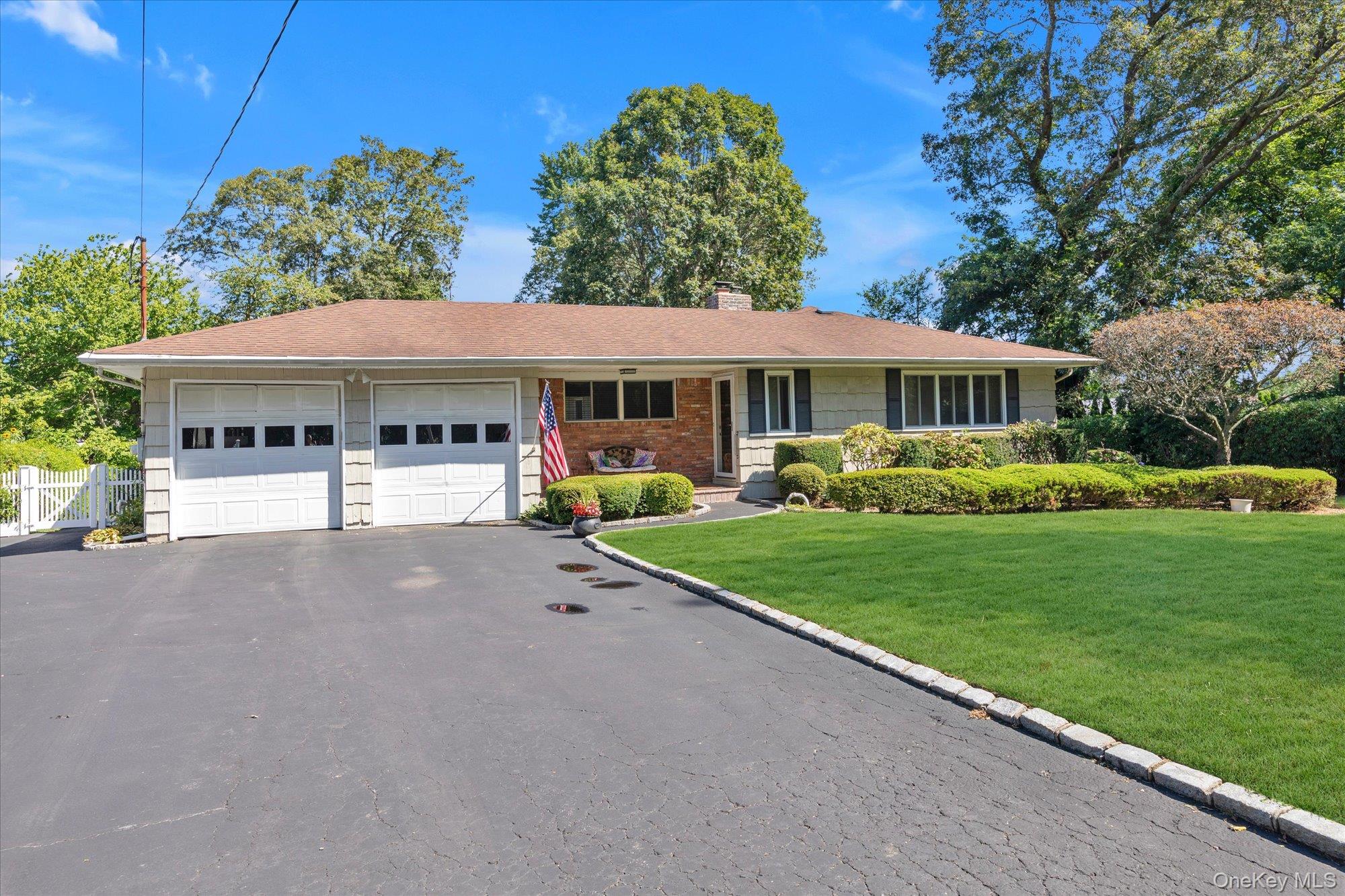 41 Villanova Lane, Dix Hills, NY 11746