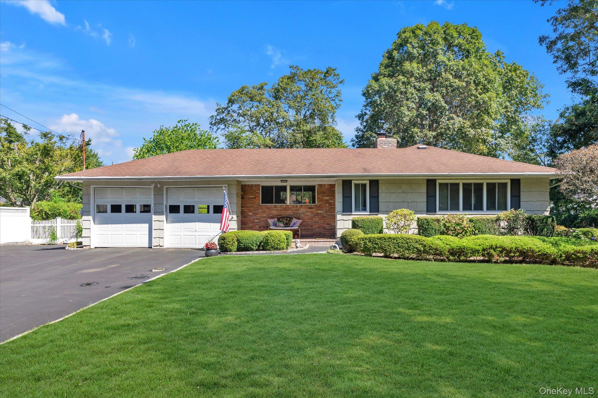 41 Villanova Lane, Dix Hills, NY 11746