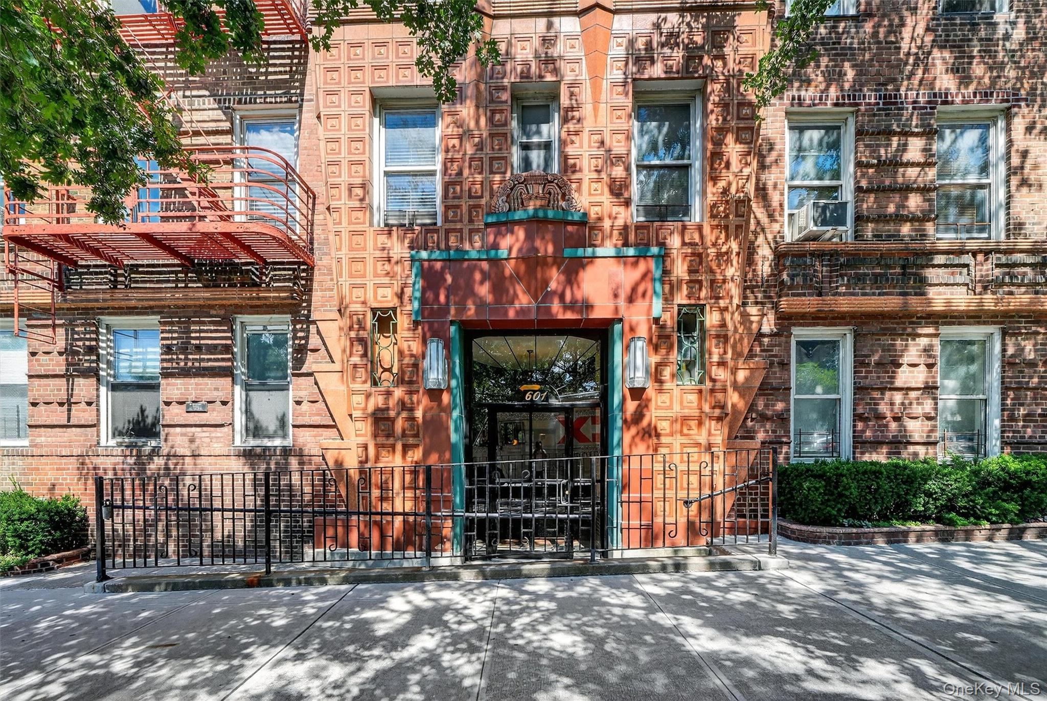 601 Pelham Parkway N # 106, Bronx, NY 10467
