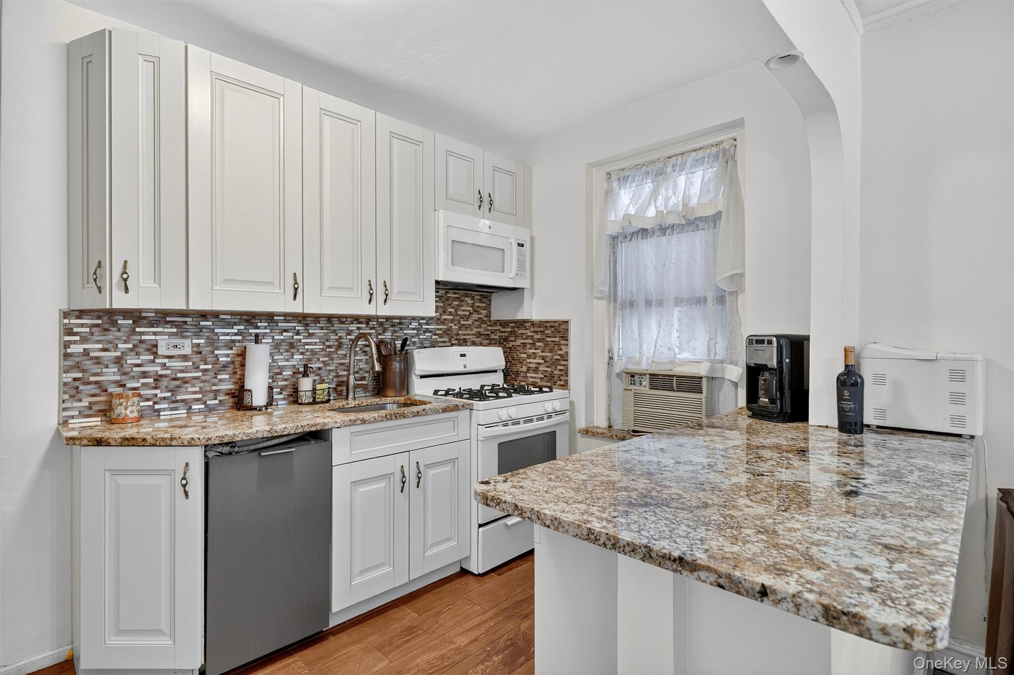 601 Pelham Parkway N # 106, Bronx, NY 10467