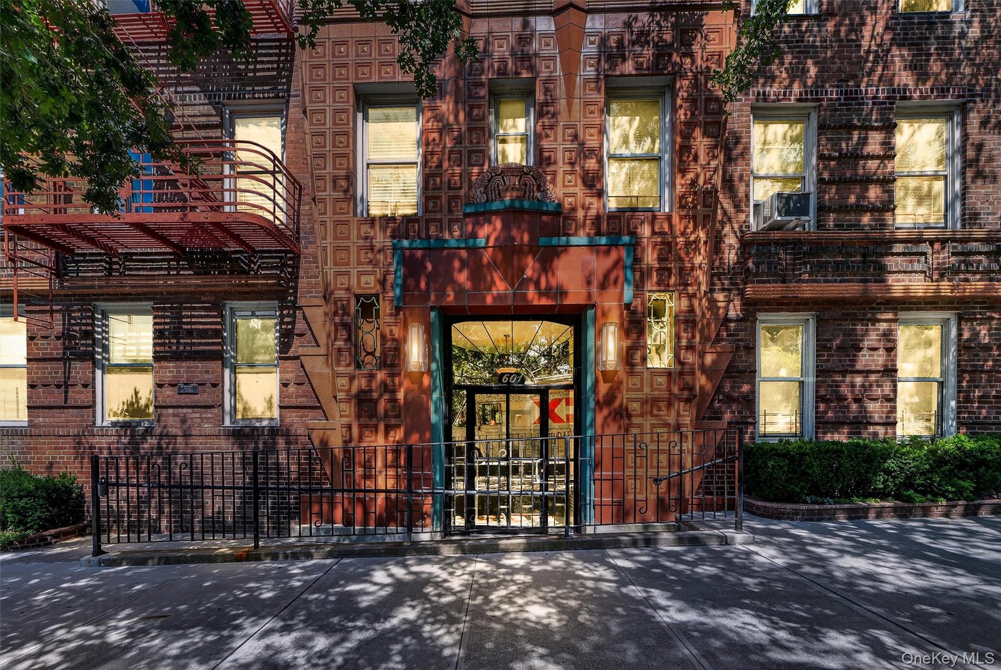 601 Pelham Parkway N # 106, Bronx, NY 10467