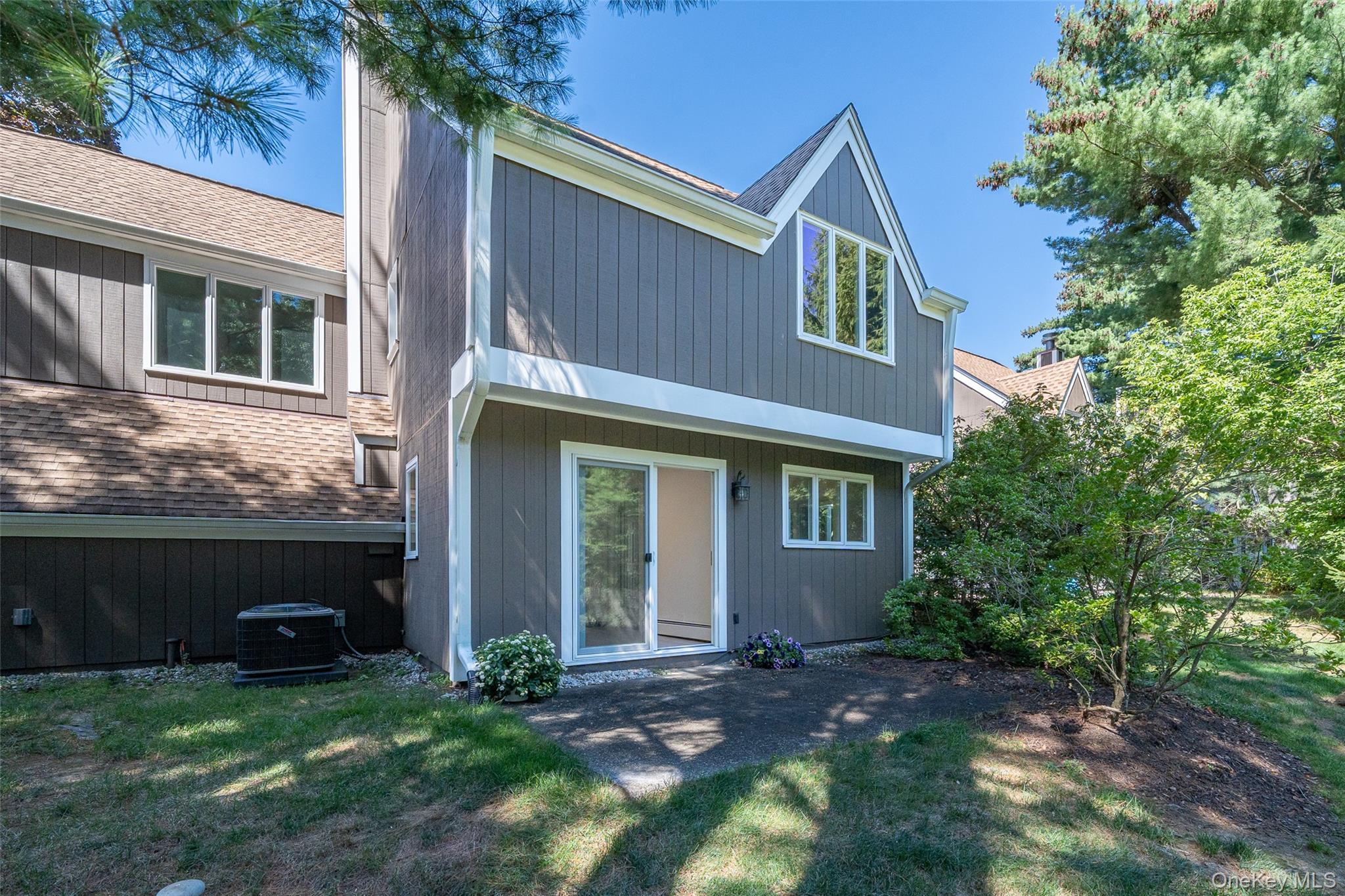 10 Grove Mews, Chappaqua, NY 10514