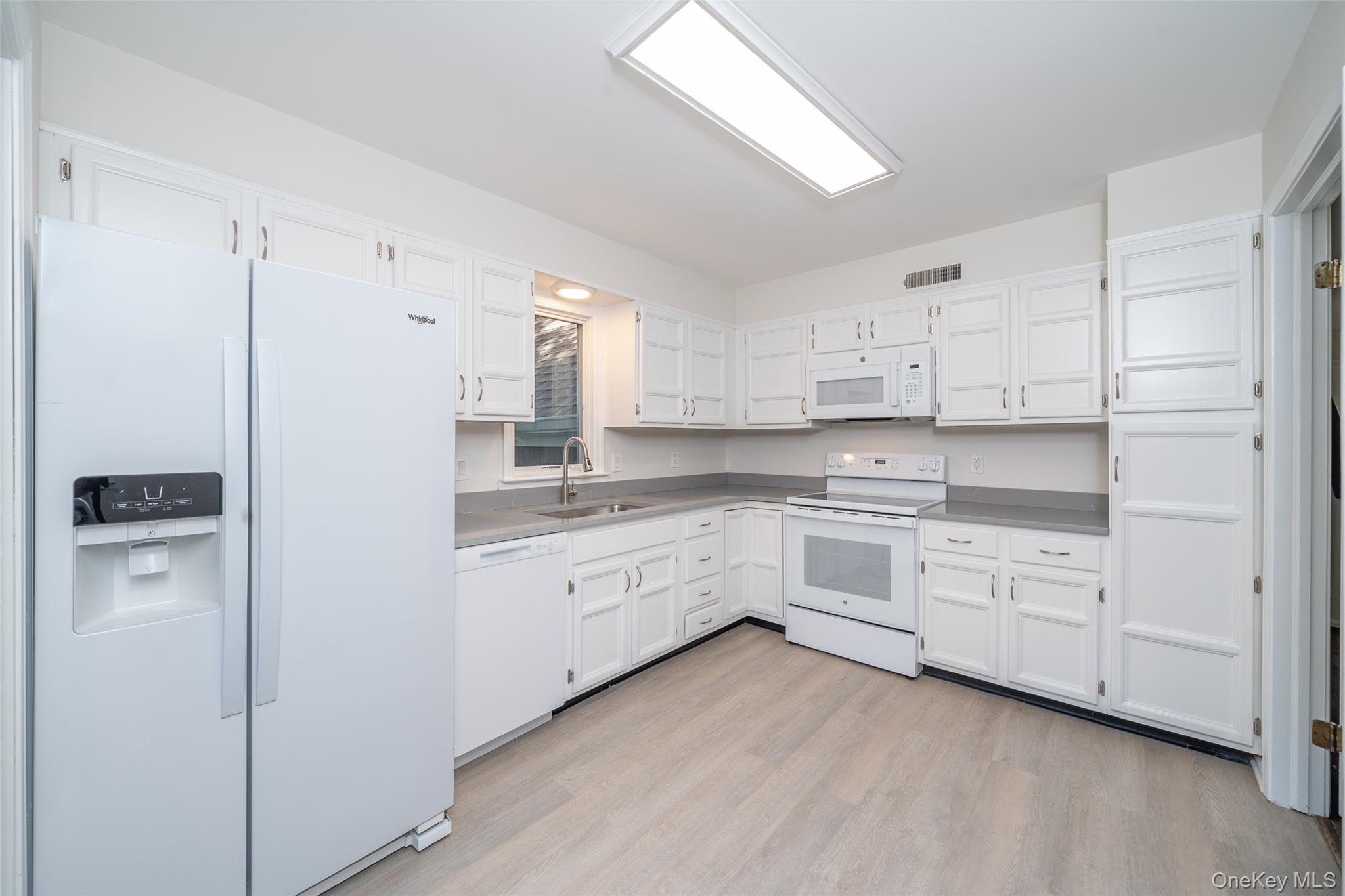 10 Grove Mews, Chappaqua, NY 10514