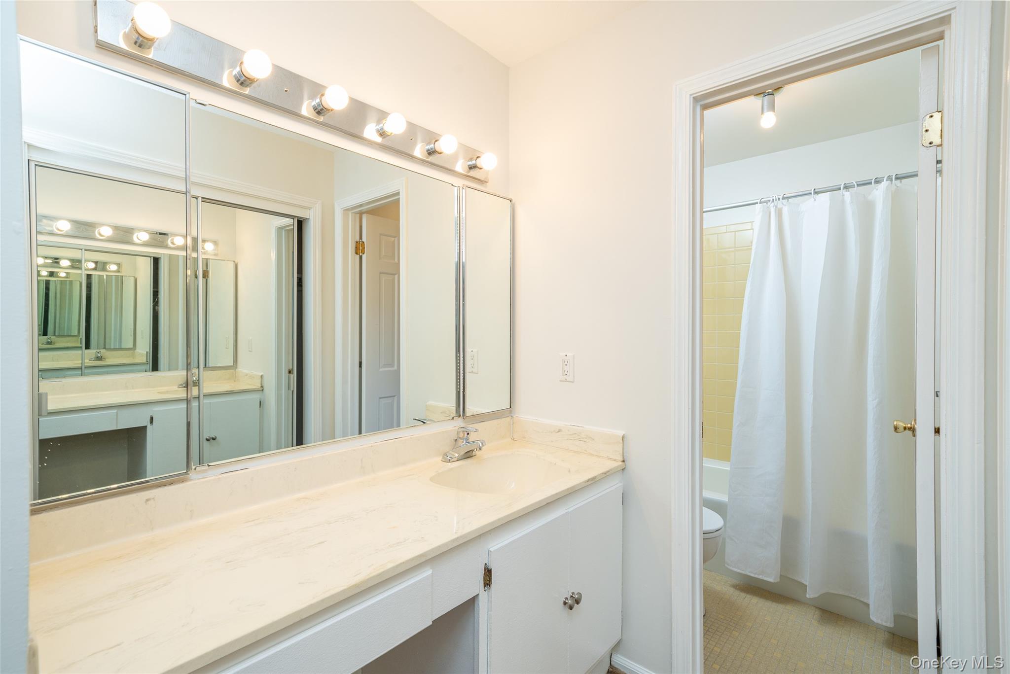 10 Grove Mews, Chappaqua, NY 10514