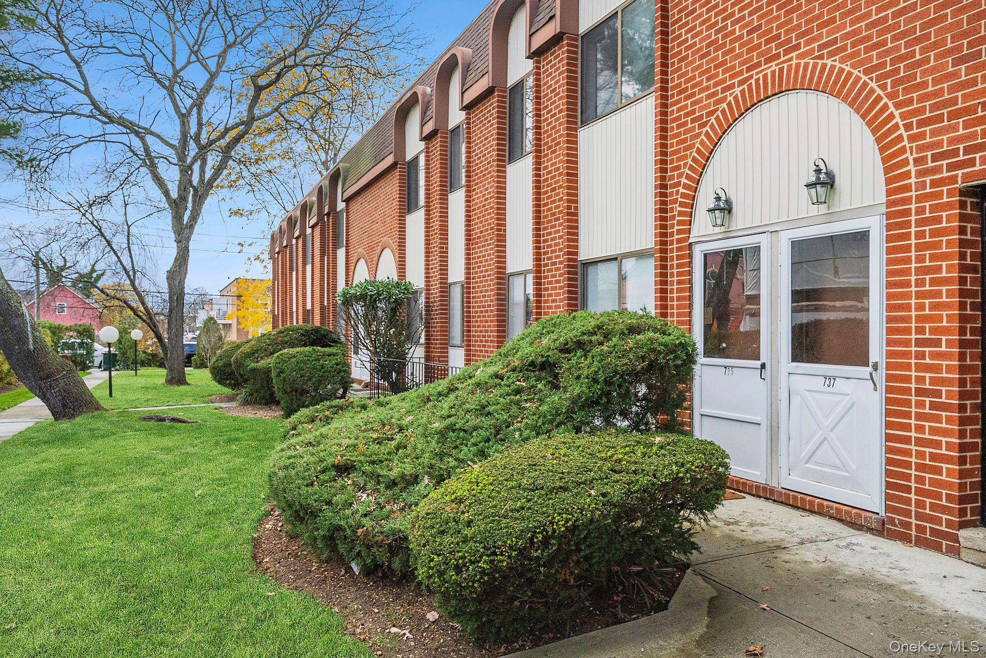 737 Chestnut Street # 2nd Fl, Cedarhurst, NY 11516