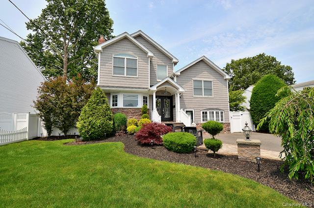 70 Westgate Road, Massapequa Park, NY 11762